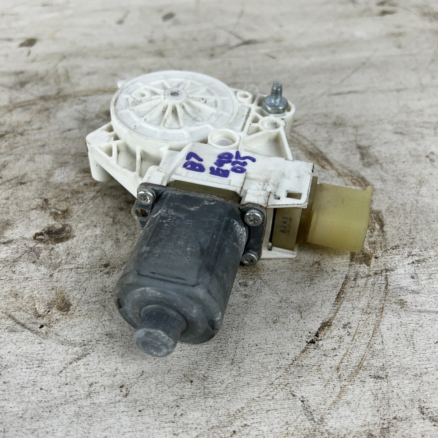 FRONT LEFT WINDOW MOTOR BMW E90 335i 330i 328i 325i 2006 - 2012 OEM 06 - 12