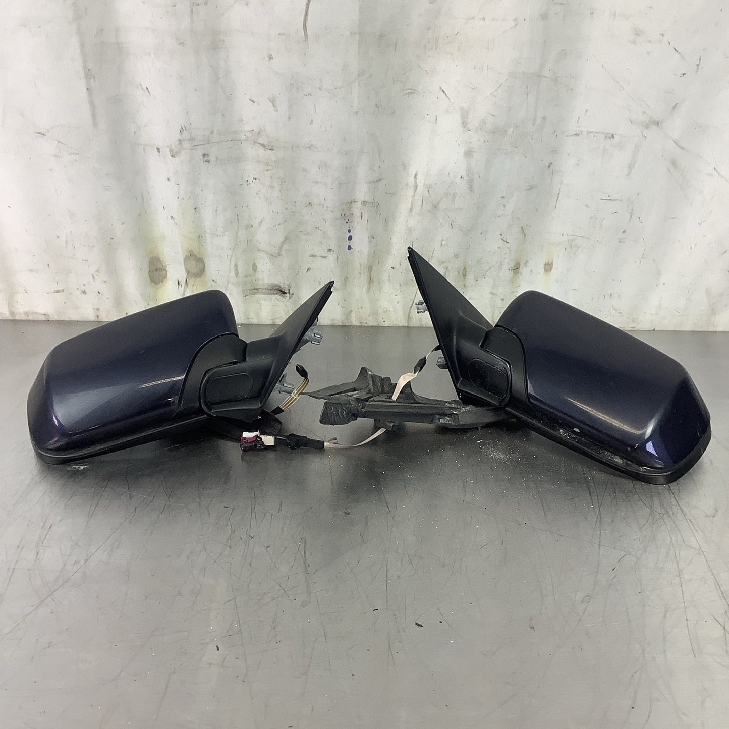 2003-2006 BMW 330i E46 Sedan Pass & Driver Side View Mirror Orient Blue SET