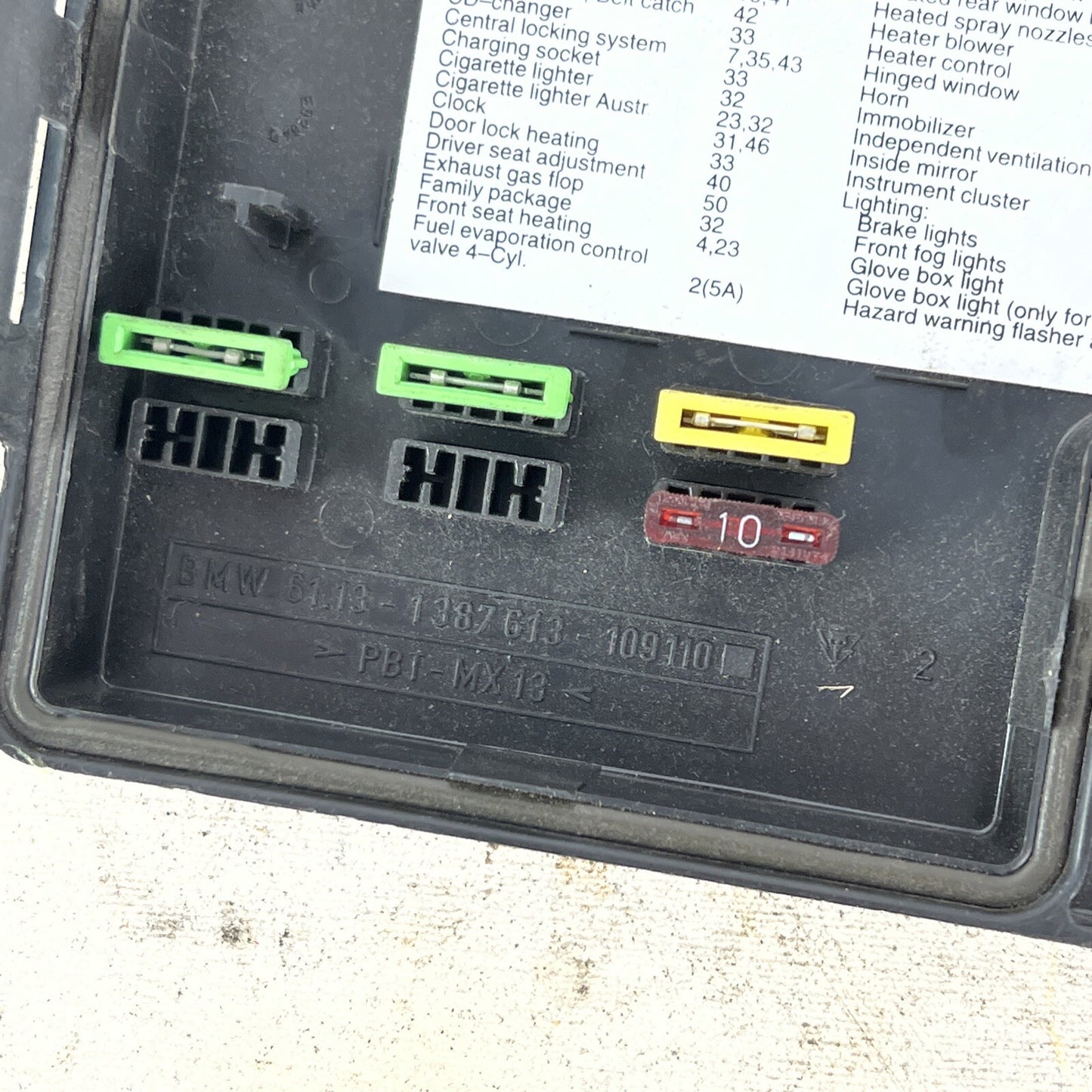 BMW OEM E36 92-99 GENUINE FUSE BOX LID W/ EXTRA FUSES M50 M52 S50 S52