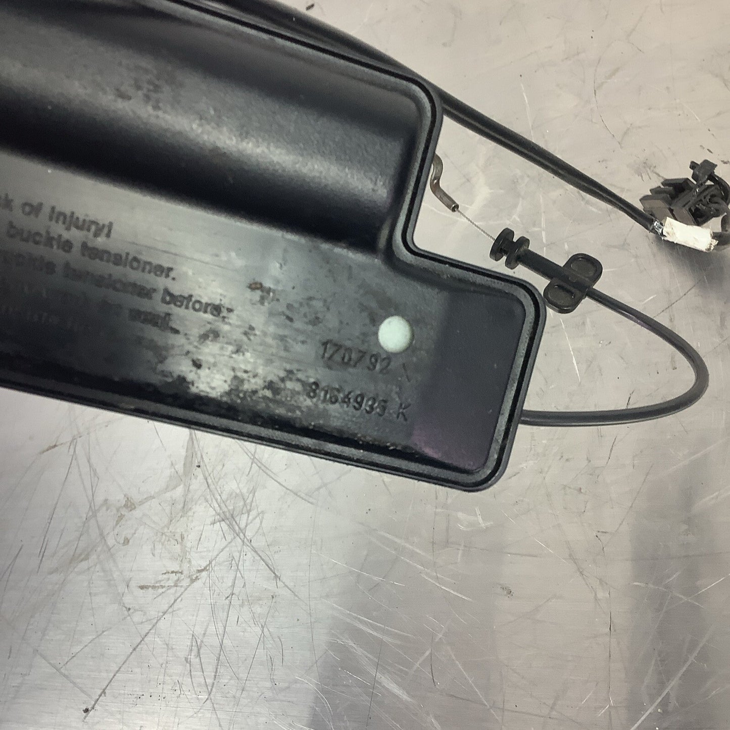 8164935; BMW 318i 325 328 E36 Sedan OEM Front Drivers Seat Belt Buckle 1992-98