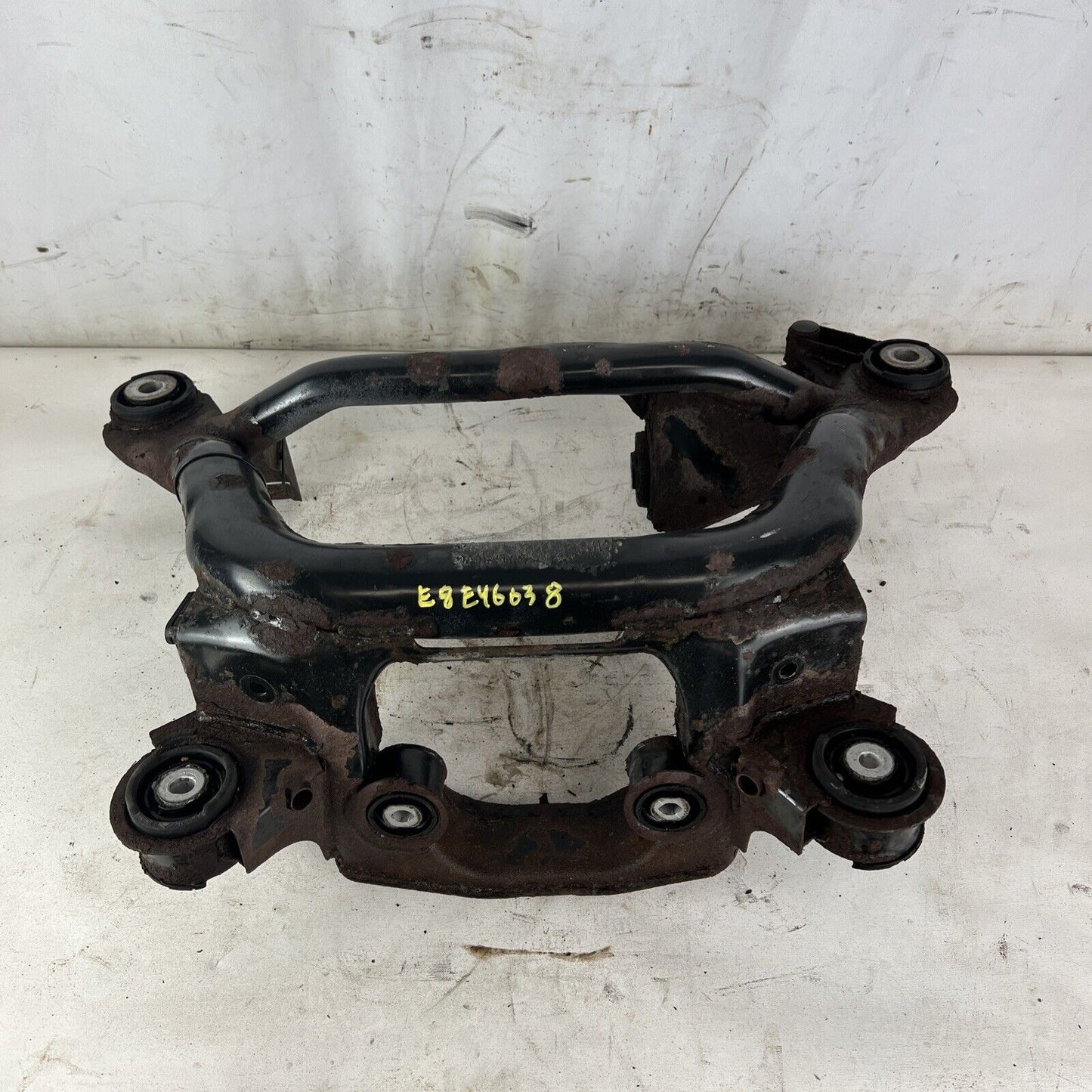 REAR AXLE DIFFERENTIAL DIFF CARRIER SUBFRAME BMW E46 325XI 330XI AWD 4WD CROSS