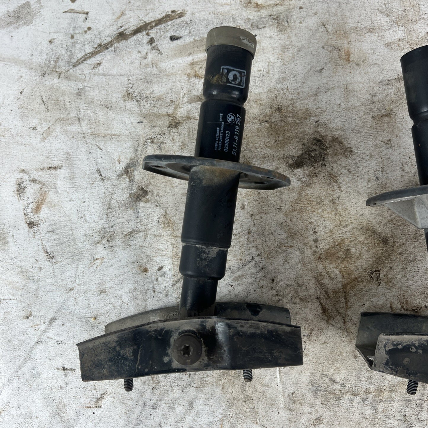 BMW 3 E36 Front bumper shock impact absorbers 8119257 8119258