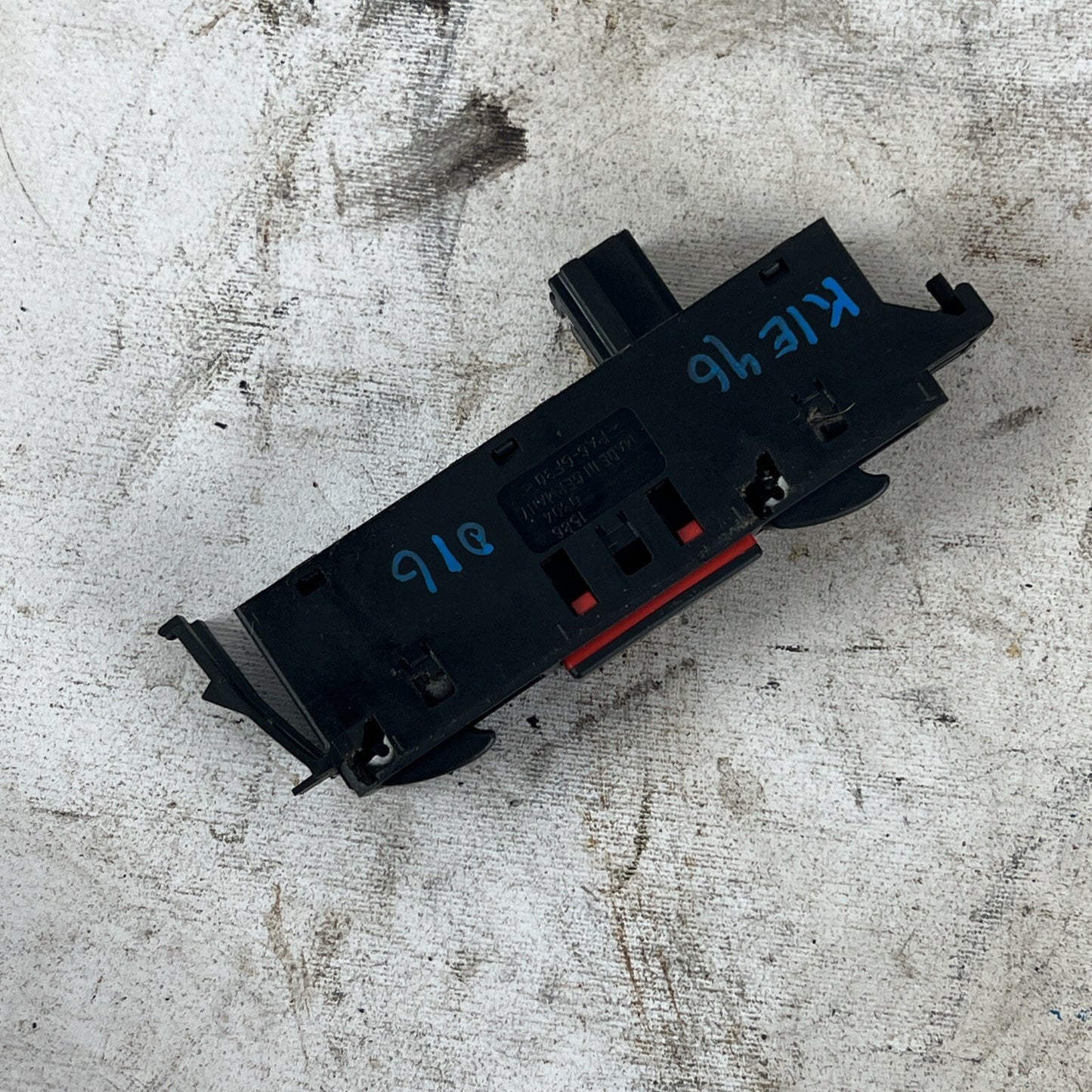 1999-2005 BMW 325i 328i 330i Power Window Switch Left Driver - 61318381518
