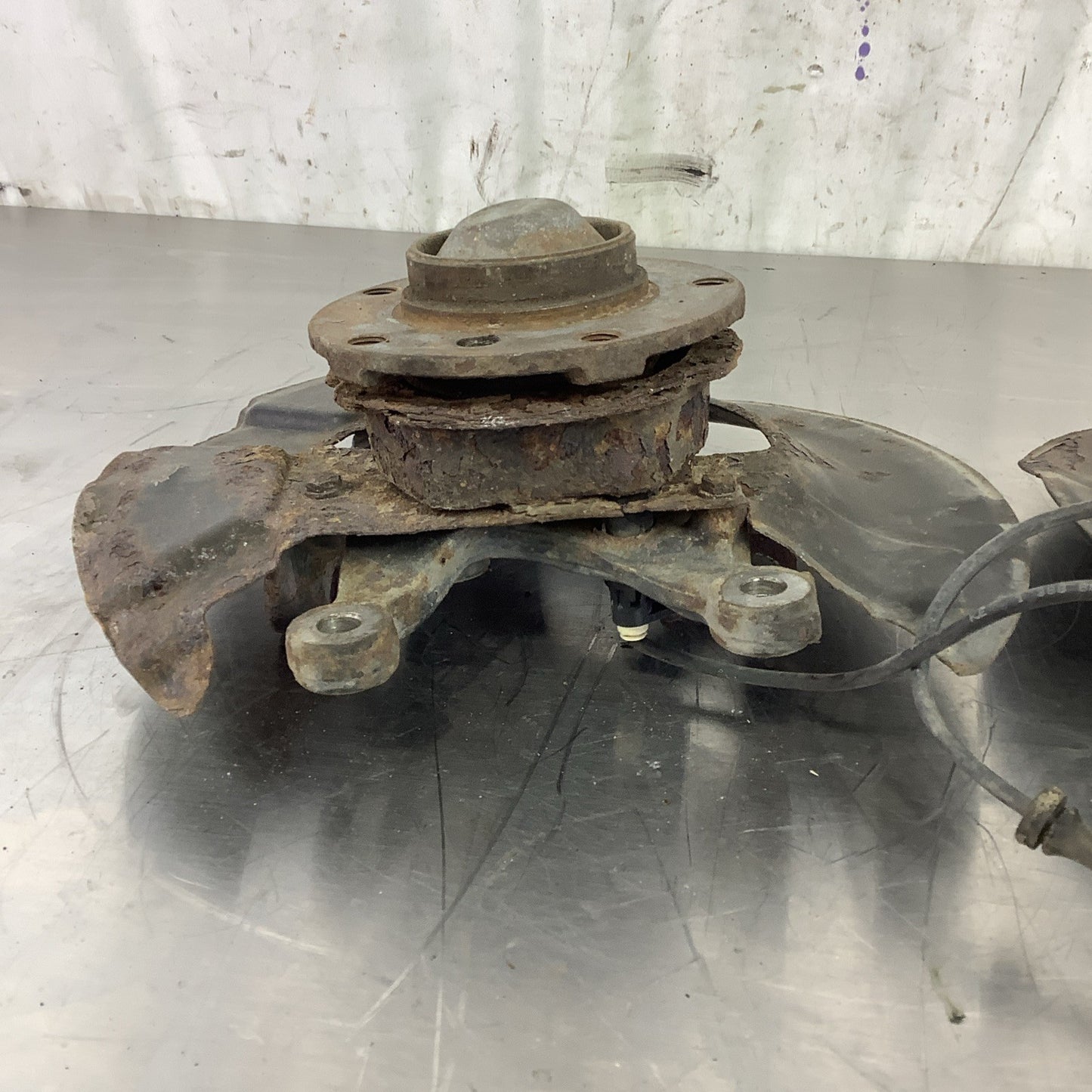 BMW E36 318 323 325 328 FRONT PASSENGER & DRIVER WHEEL HUB KNUCKLE SPINDLE