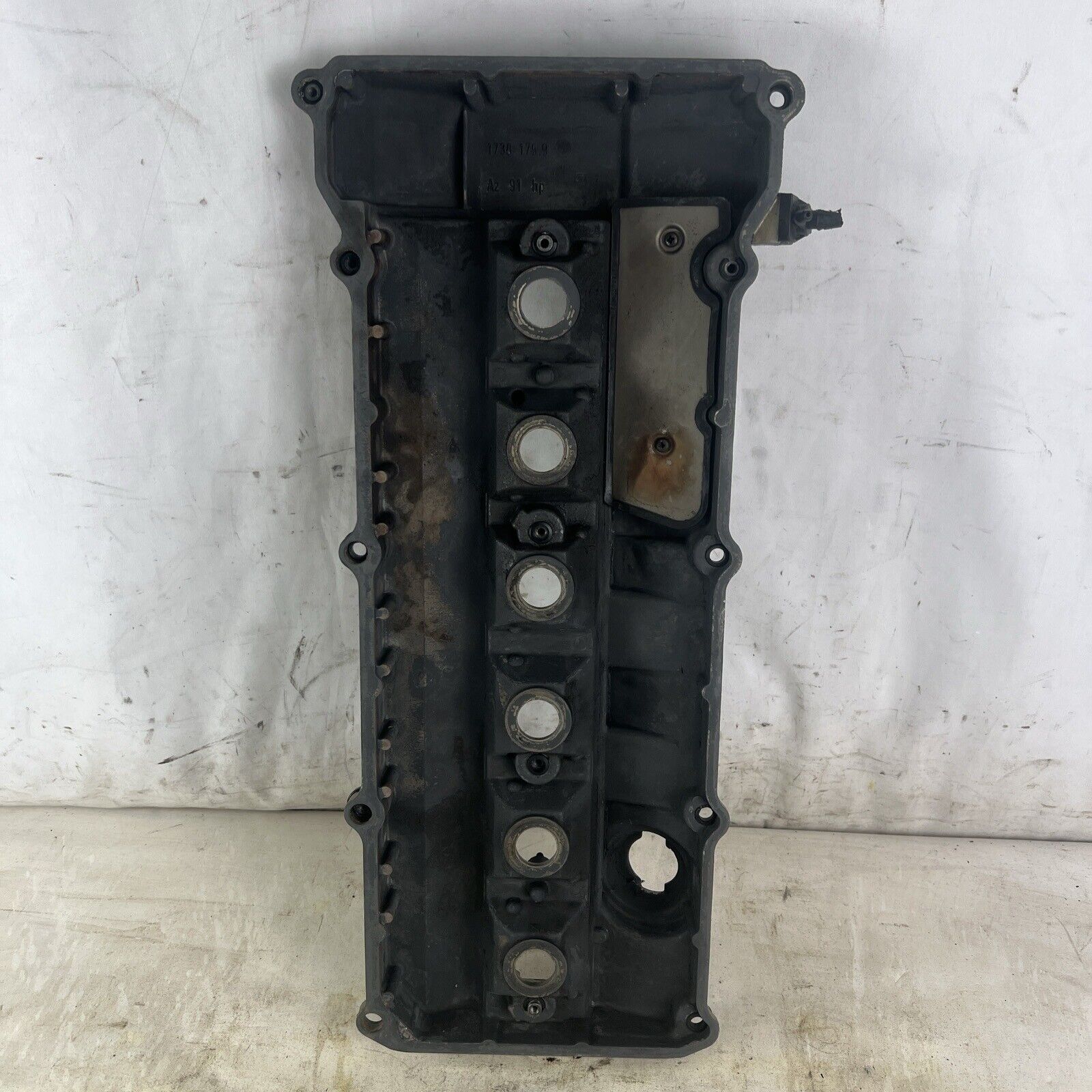 91-92 BMW E34 E36 325 525 Non Vanos OEM Valve Cover 1738175