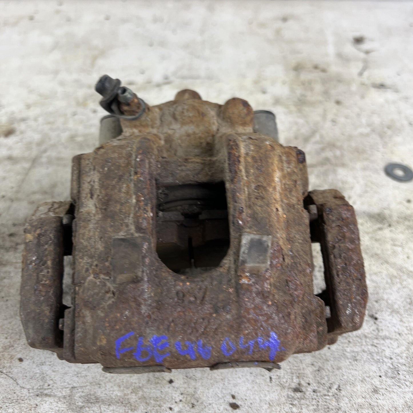 2001-2006 Genuine BMW E46 330i 330ci 330xi BRAKE CALIPERS REAR RIGHT & LEFT OEM