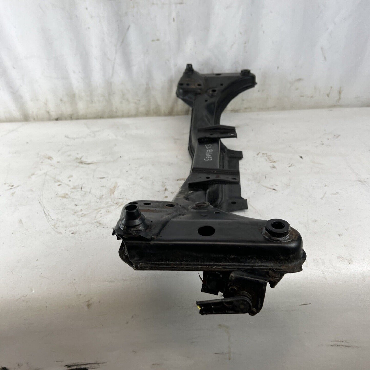 2001-2005 BMW 325i 330i E46 SEDAN FRONT ENGINE CRADLE SUBFRAME CROSSMEMBER OEM