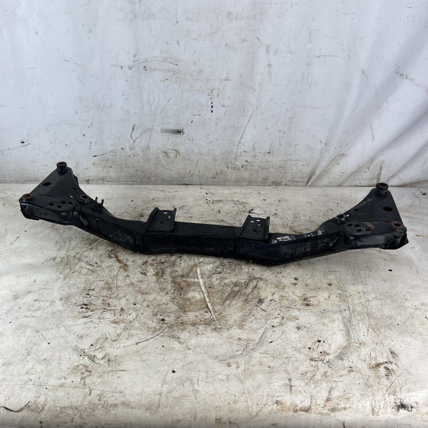 92-98 BMW 3-SERIES E36 FRONT AXLE SUPPORT ENGINE MOTOR SUBFRAME CRADLE #086