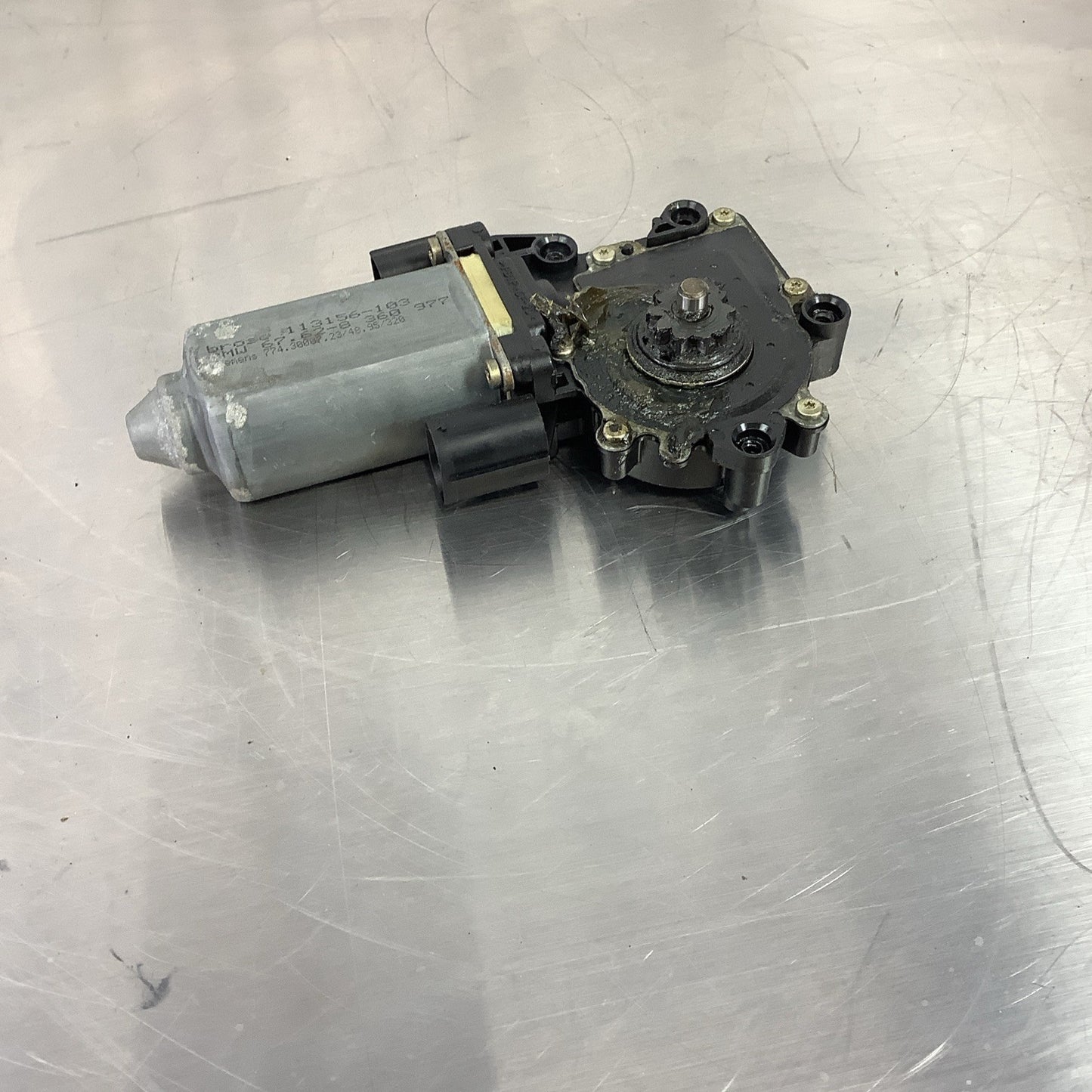BMW FRONT WINDOW REGULATOR MOTOR 67628360977 8360977 OEM