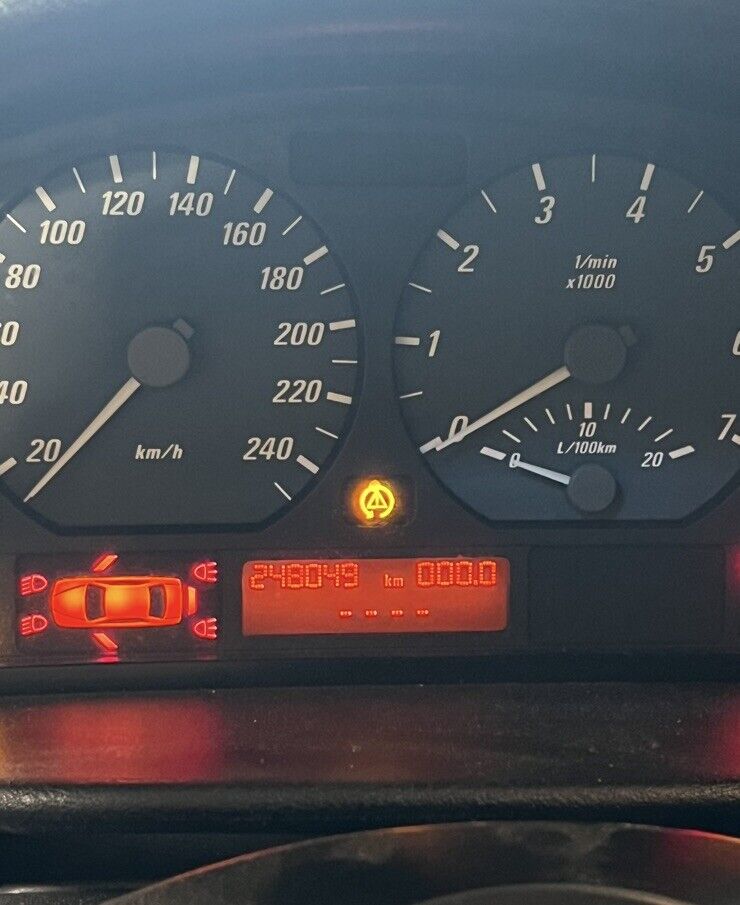 BMW E46 325ci CoupeManual Transmission Gauge Cluster 248 k KM KPH