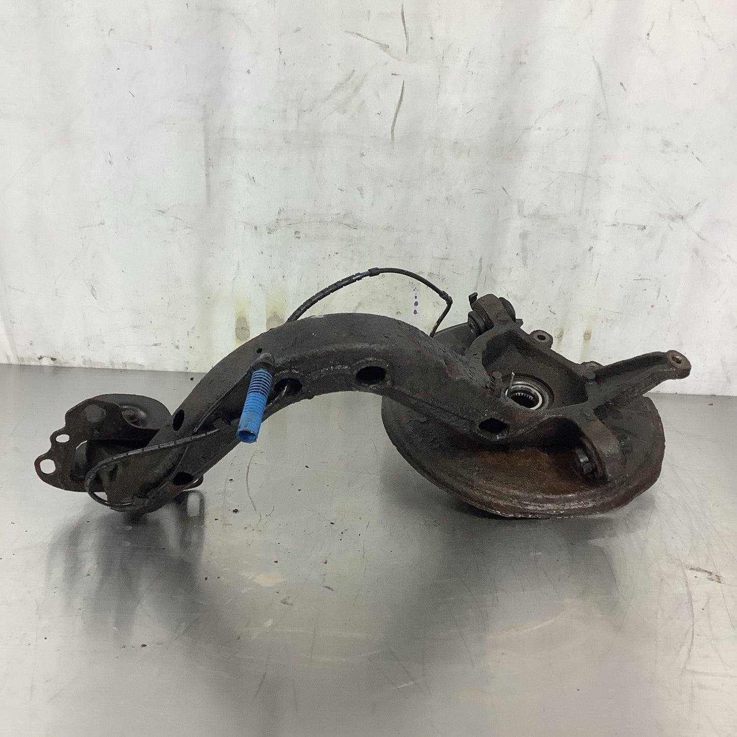 ☑️ BMW E46 Trailing Arm Hub Right Passenger OEM 01-06 330i 330ci 330xi 325xi