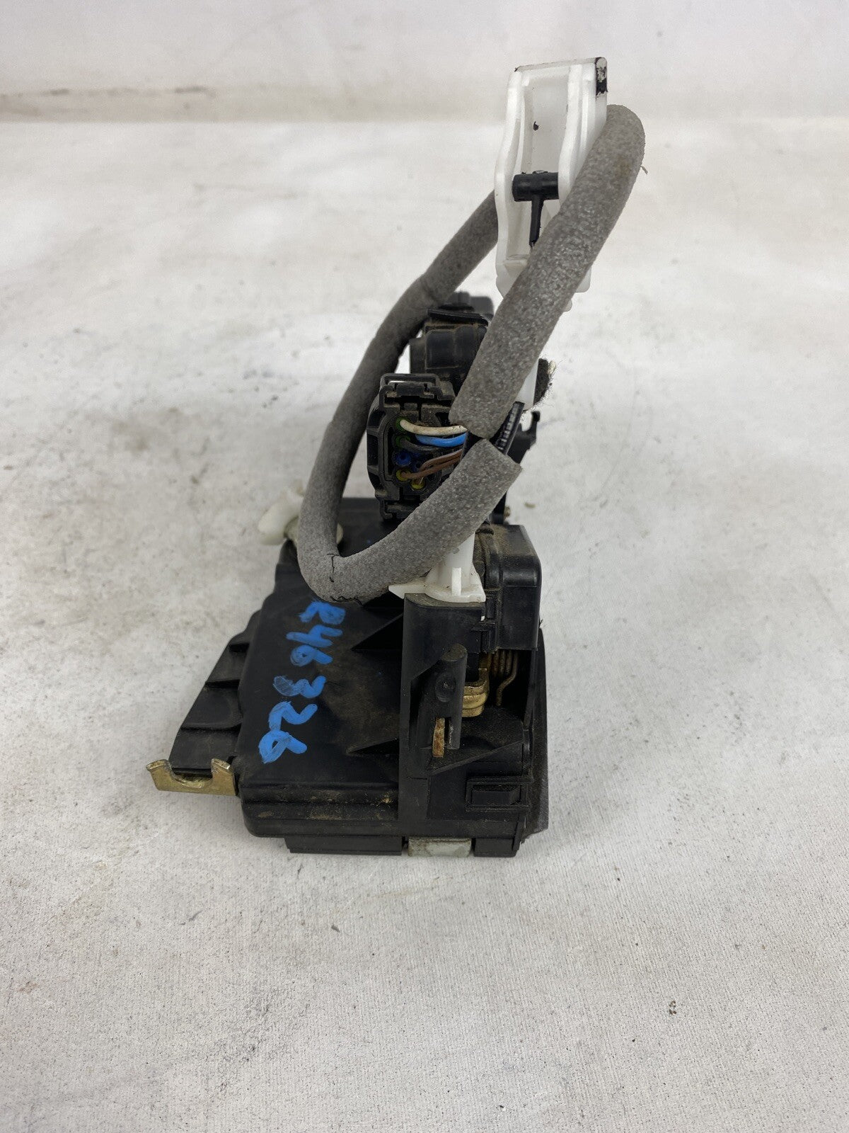 1999-2005 BMW 323i 325i 328i 330i E46 Right Rear Door Latch Lock Actuator OEM