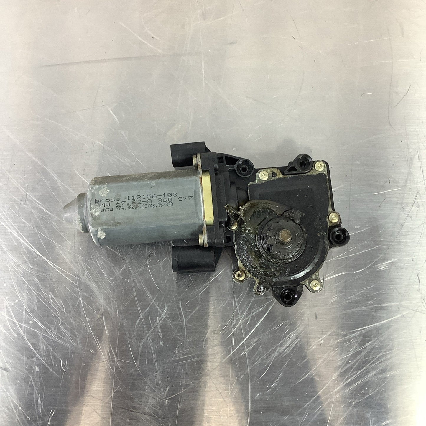 BMW FRONT WINDOW REGULATOR MOTOR 67628360977 8360977 OEM