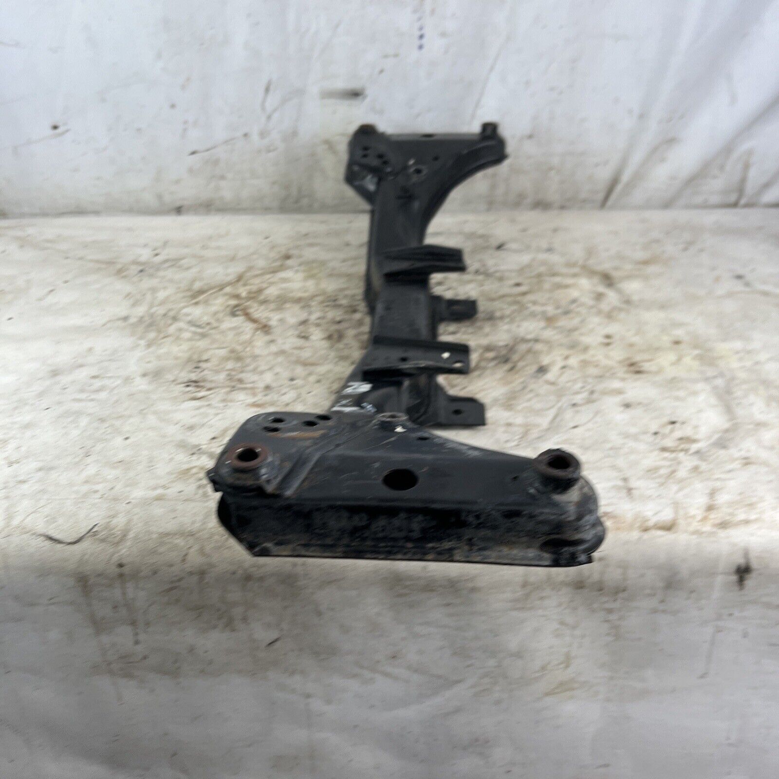 92-98 BMW 3-SERIES E36 FRONT AXLE SUPPORT ENGINE MOTOR SUBFRAME CRADLE #086