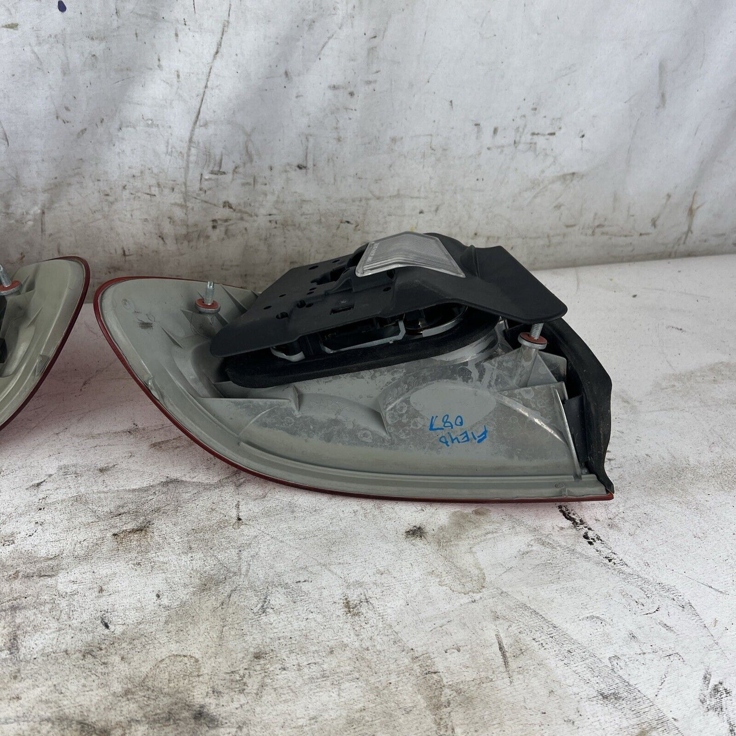 2001-2003 BMW 325CI E46 CONVERTIBLE REAR LEFT & RIGHT TAIL LIGHT LAMP SET OEM