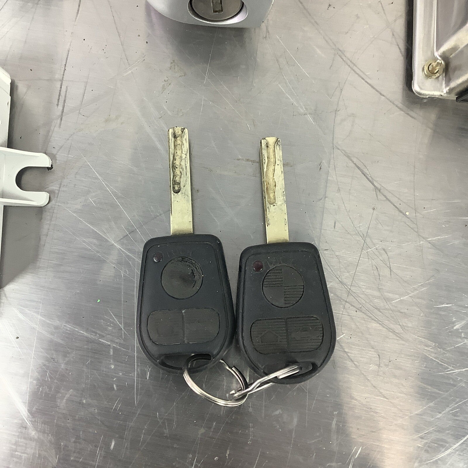 2000 BMW 328i E46 ECU KIT 7500255 MS42 TWO REMOTE KEYS Ignition Cylinder trunk