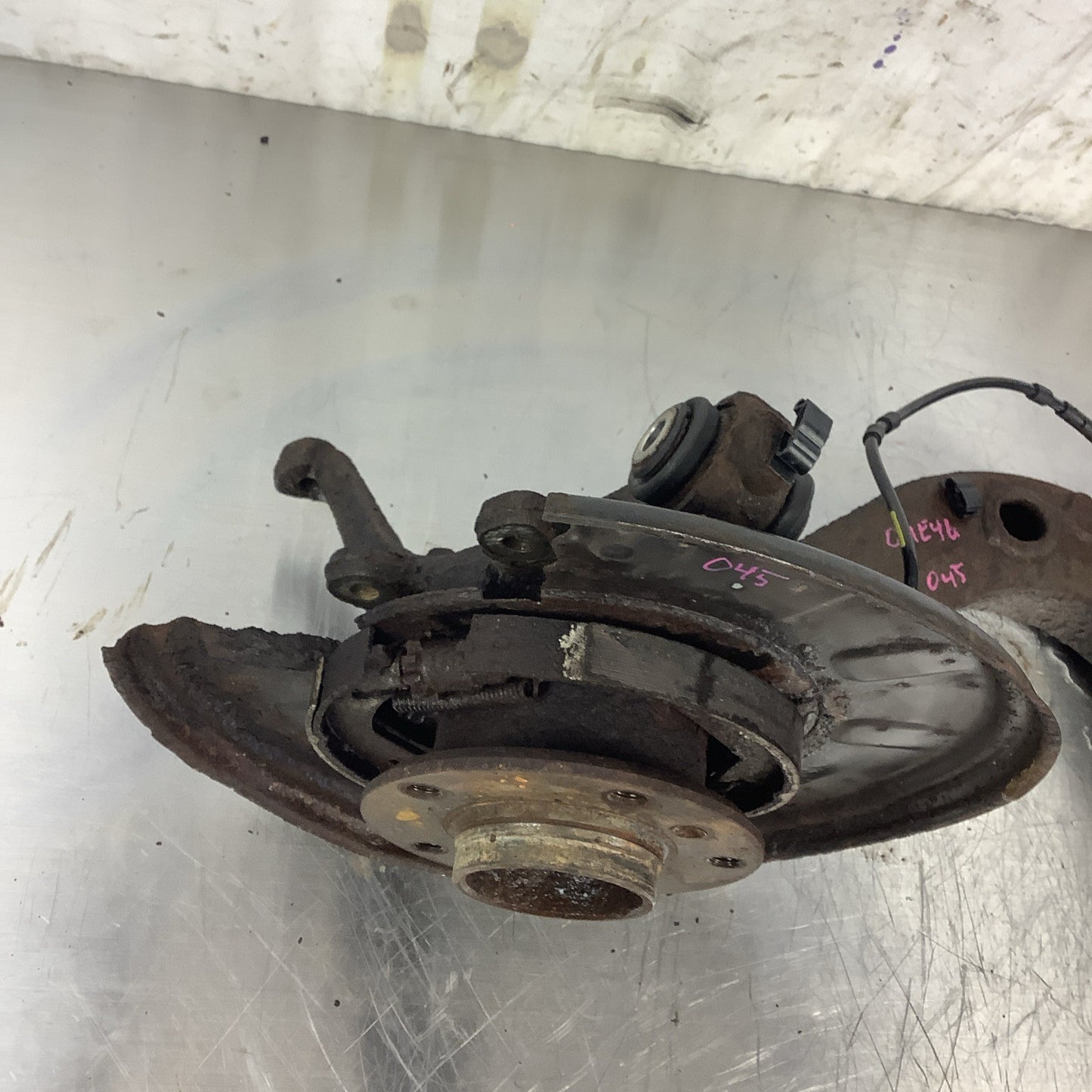 ☑️ BMW E46 Trailing Arm Hub Right Passenger OEM 01-06 330i 330ci 330xi 325xi