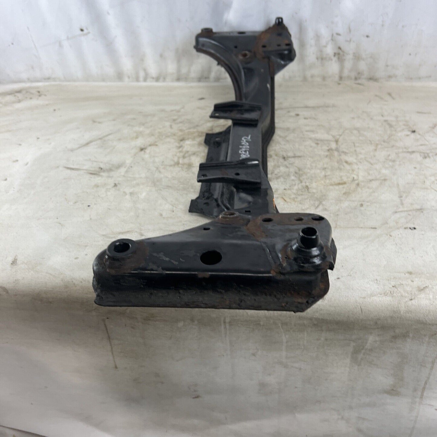 2001-2005 BMW 325i 330i E46 SEDAN FRONT ENGINE CRADLE SUBFRAME CROSSMEMBER OEM