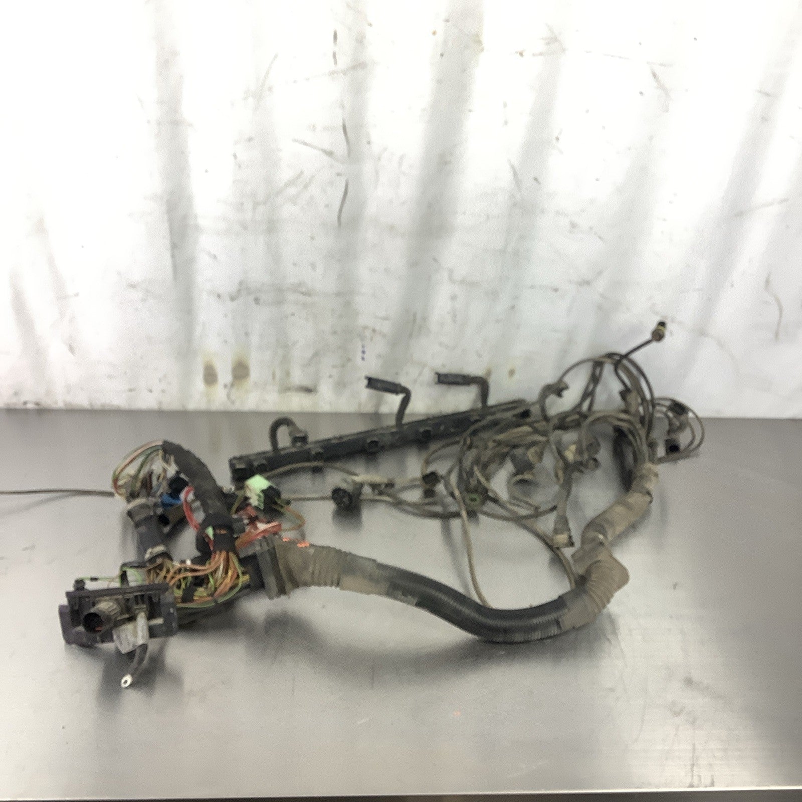 BMW E39 528i OEM Automatic Wiring Harness Injector Rail Plugs 12511436191