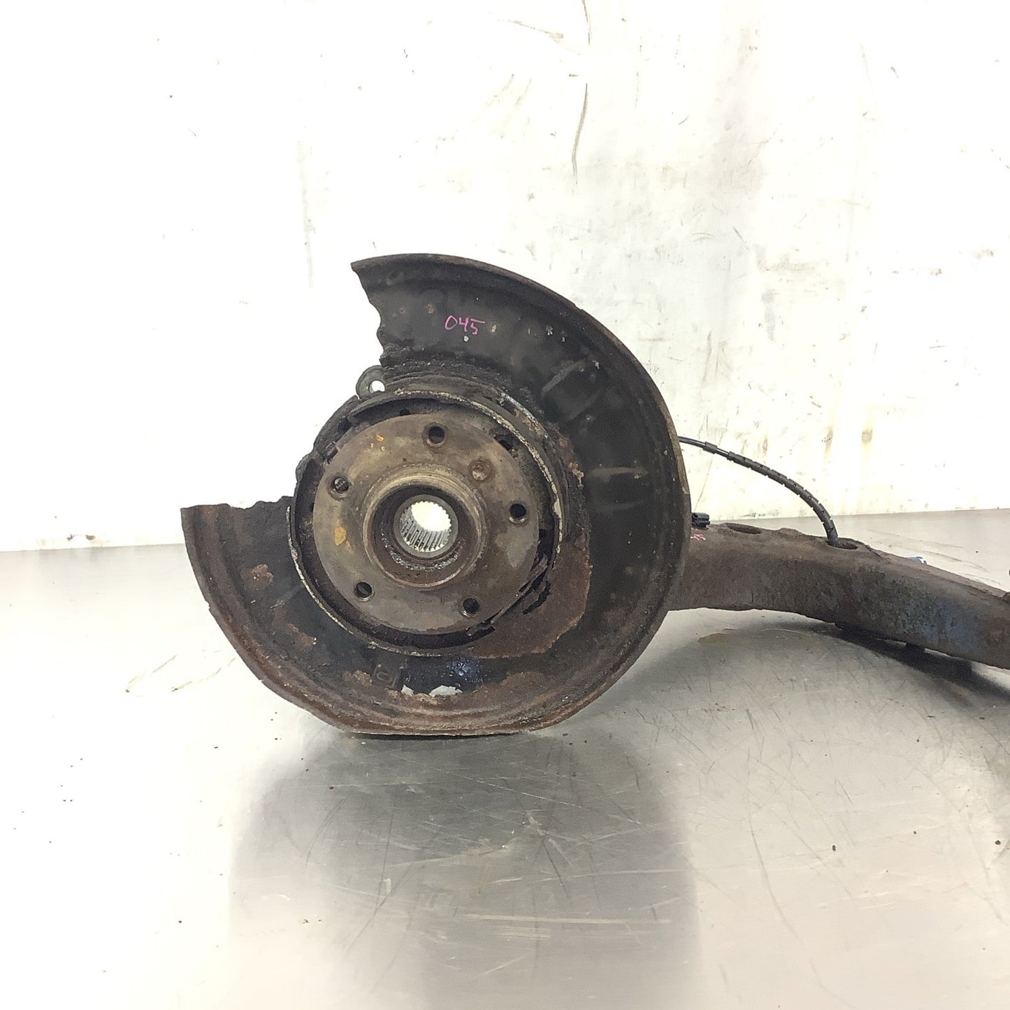 ☑️ BMW E46 Trailing Arm Hub Right Passenger OEM 01-06 330i 330ci 330xi 325xi