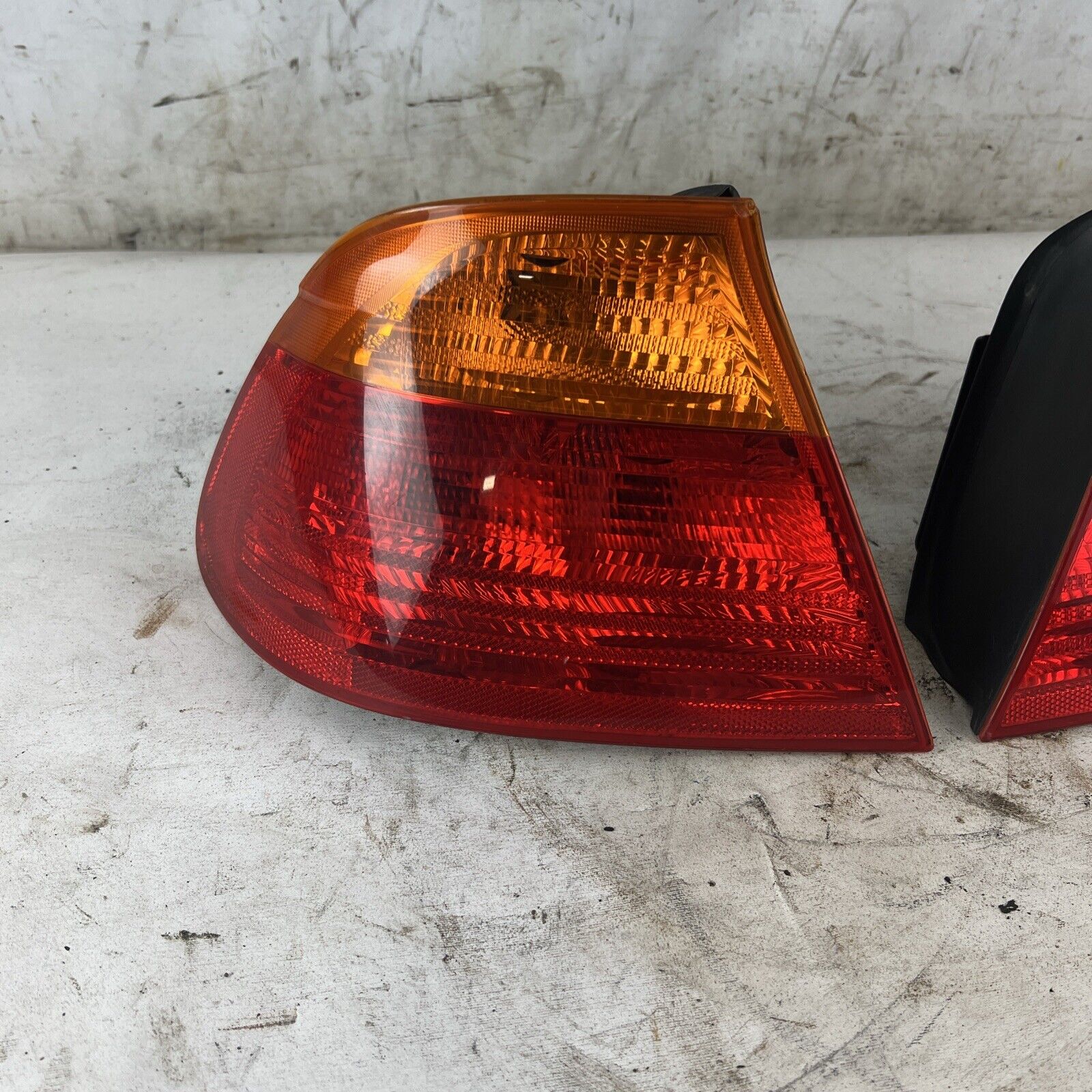 2001-2003 BMW 325CI E46 CONVERTIBLE REAR LEFT & RIGHT TAIL LIGHT LAMP SET OEM