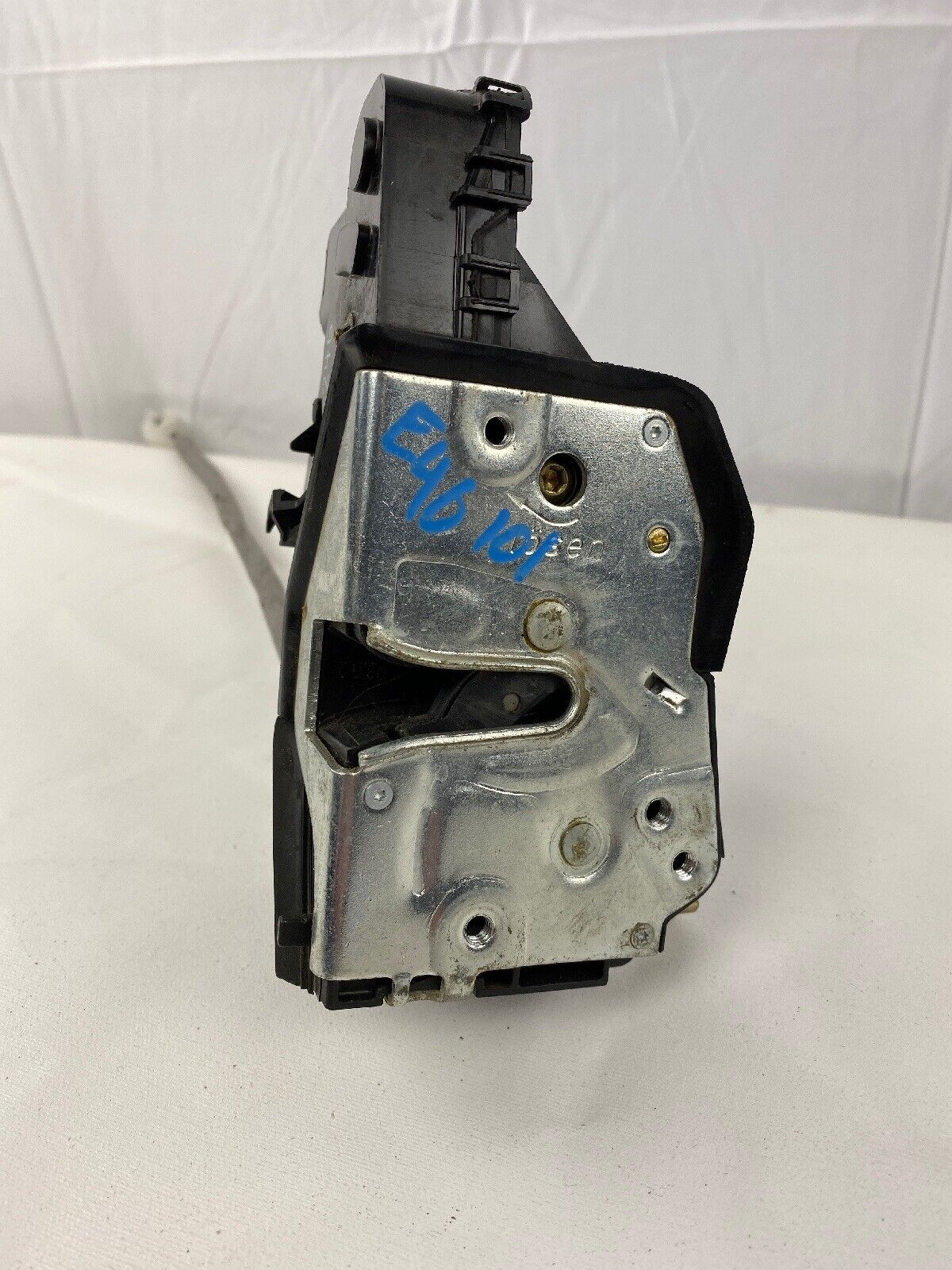 BMW E46 325i 330i LATCH POWER DOOR LOCK MOTOR REAR Right SEDAN