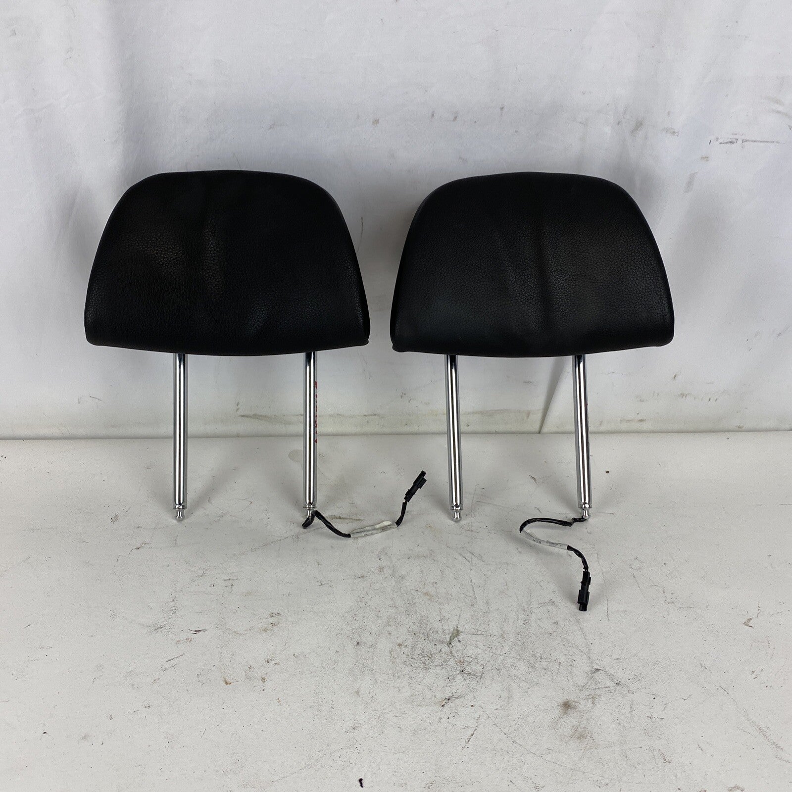 2010 BMW 535i (E60) FRONT ACTIVE ELECTRIC COMFORT HEADREST SET-2 (BLACK LEATHER)