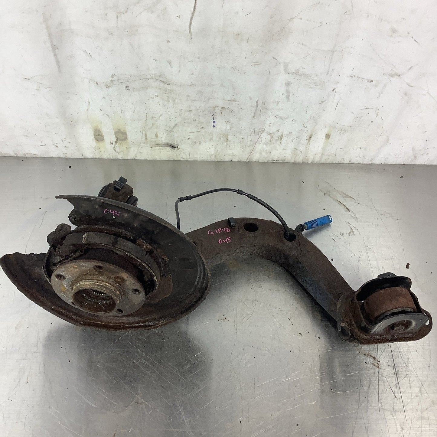 ☑️ BMW E46 Trailing Arm Hub Right Passenger OEM 01-06 330i 330ci 330xi 325xi