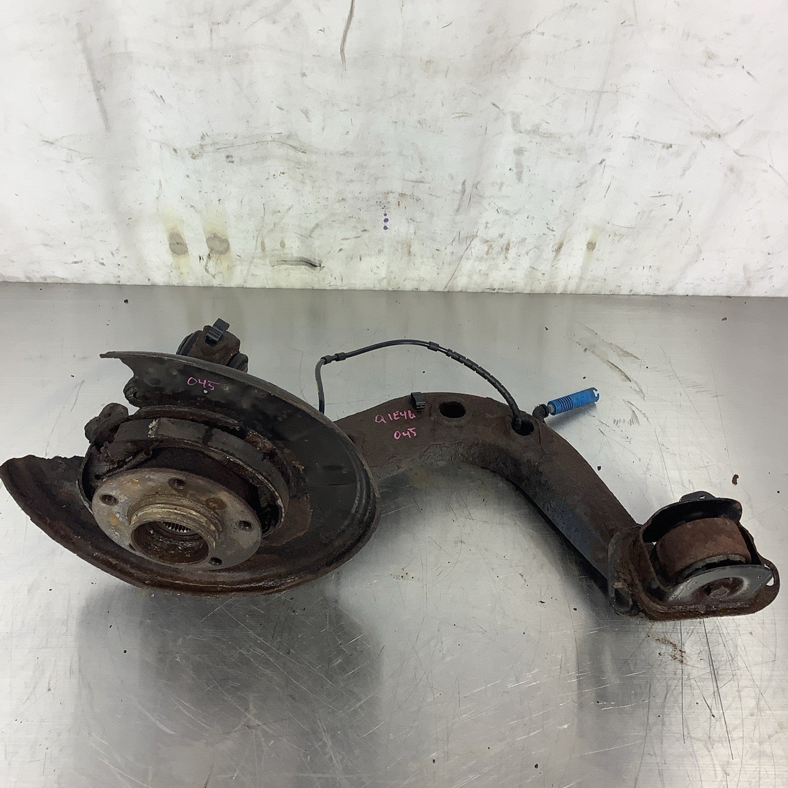 ☑️ BMW E46 Trailing Arm Hub Right Passenger OEM 01-06 330i 330ci 330xi 325xi