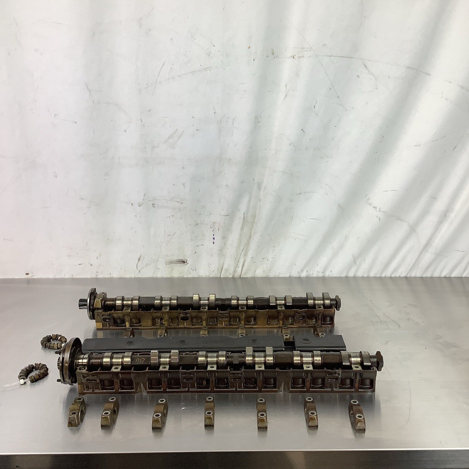 99-06 BMW E46 M52TU Intake & Exhaust Camshafts W/Tray 328i 528i  #058