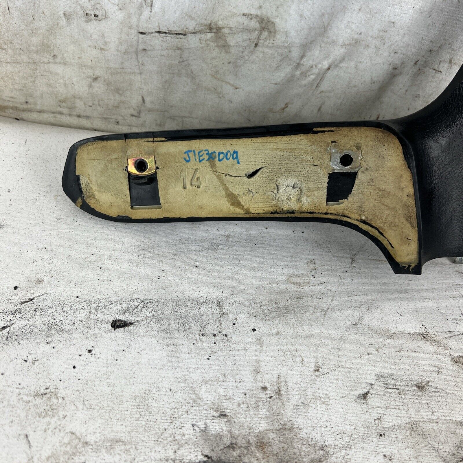 BMW E30 Coupe Convertible Black Passenger Door Arm Rest 84-91 318i 325e 325i