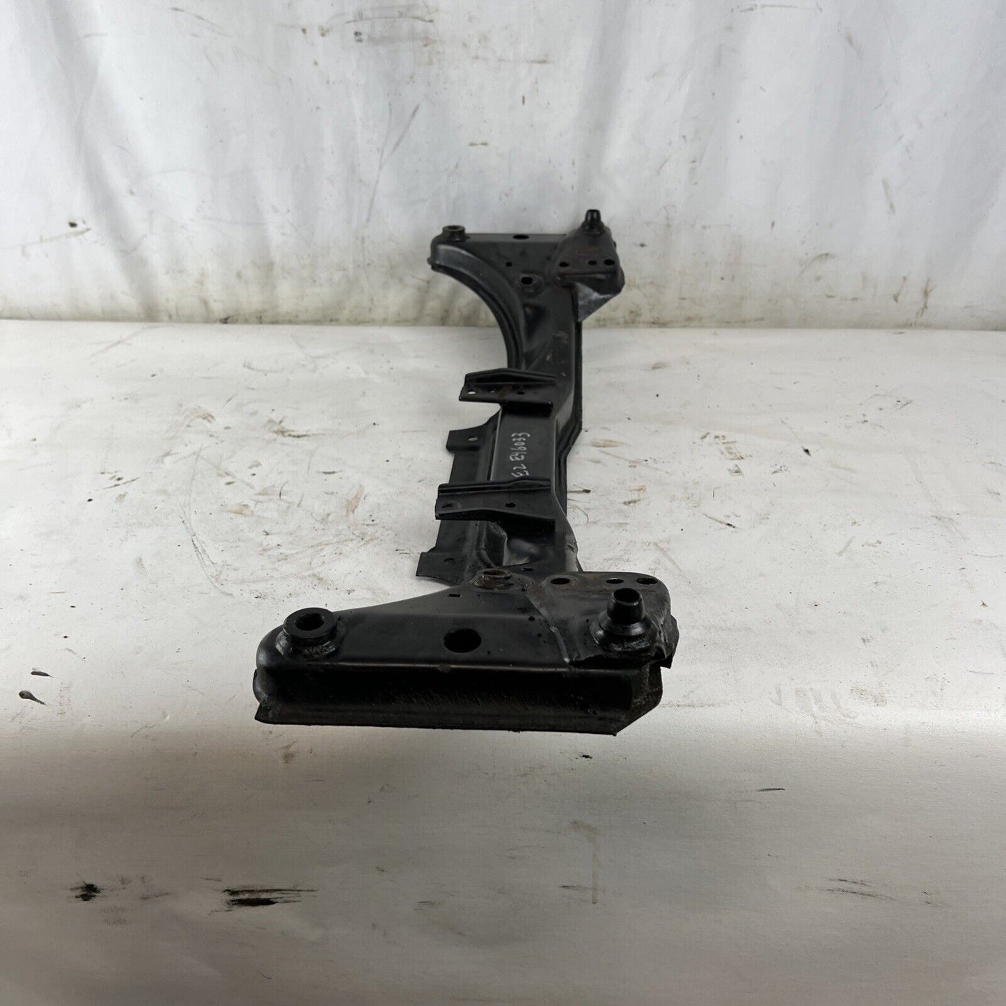 2001-2005 BMW 325i 330i E46 SEDAN FRONT ENGINE CRADLE SUBFRAME CROSSMEMBER OEM