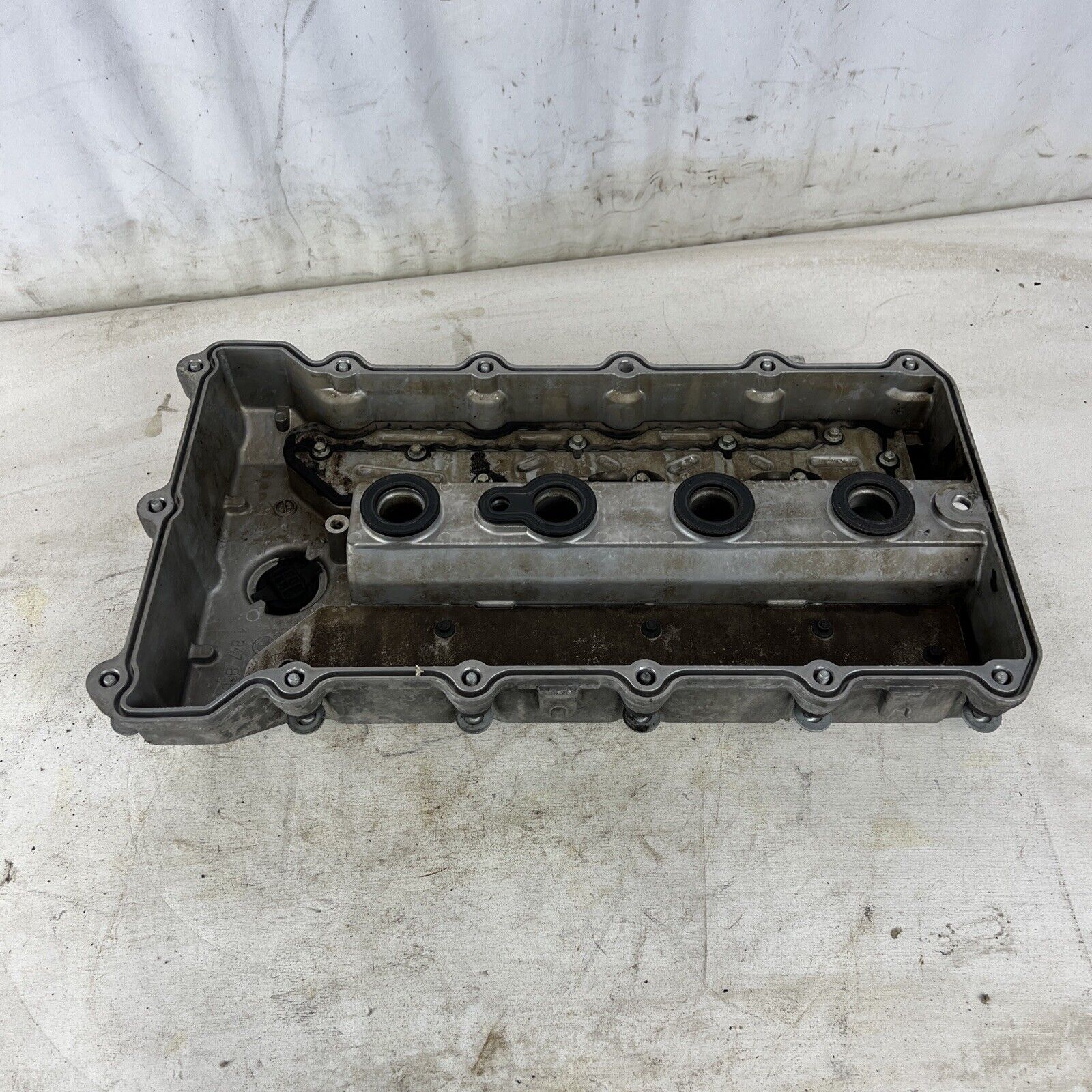 96-99 BMW E36 M44 1.9L engine CYLINDER HEAD VALVE COVER OEM