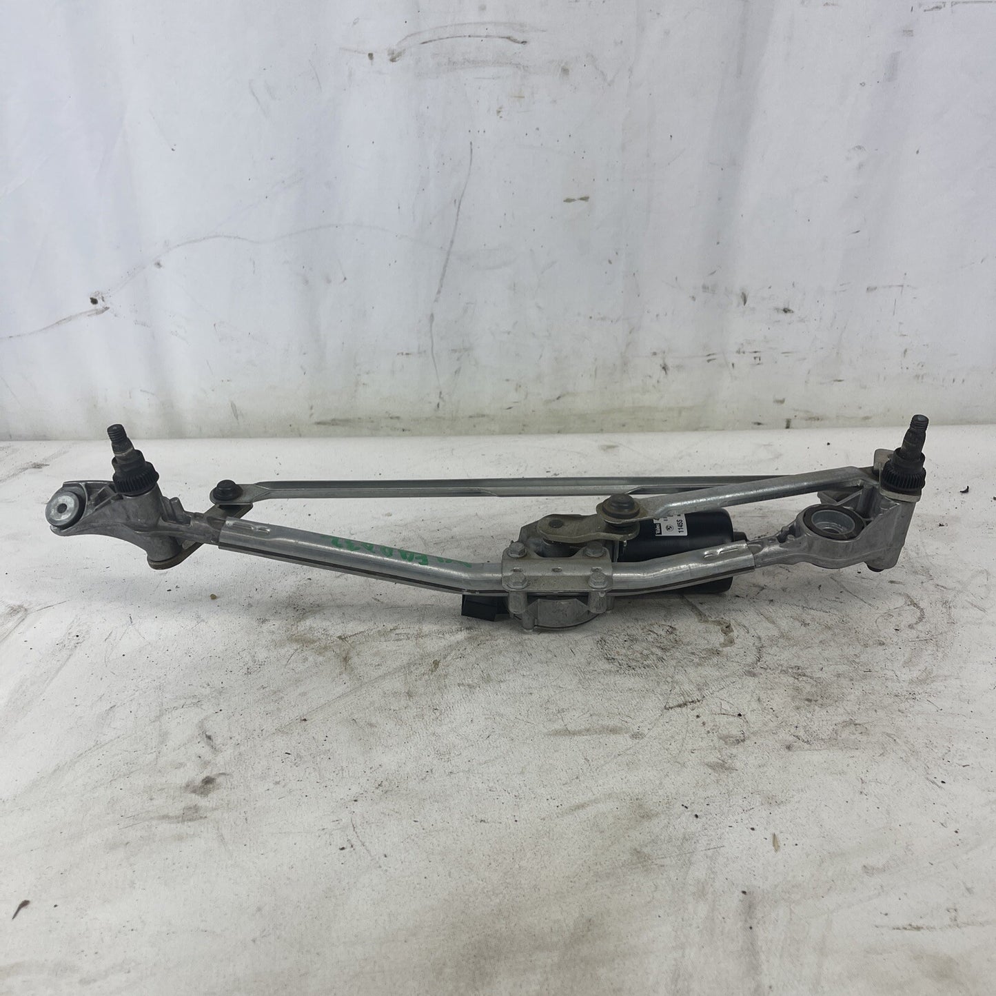 BMW 3 SERIES 2006 - 2011 E90 E92 WINDSHIELD WIPER ARM LINKAGE TRANSMISSION OEM