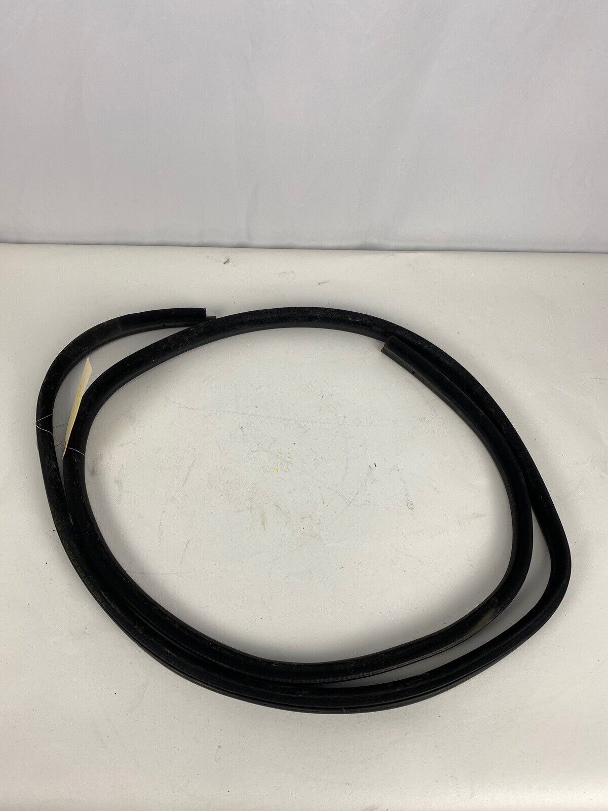 BMW E90 325i 328i 330i 335i 06-11 Left Rear door seal weather strip molding