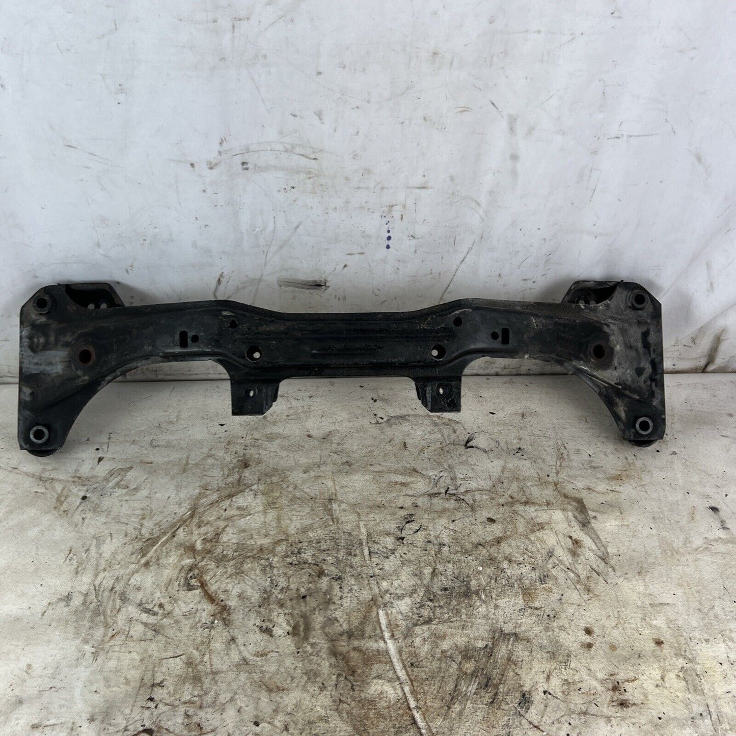 92-98 BMW 3-SERIES E36 FRONT AXLE SUPPORT ENGINE MOTOR SUBFRAME CRADLE #086