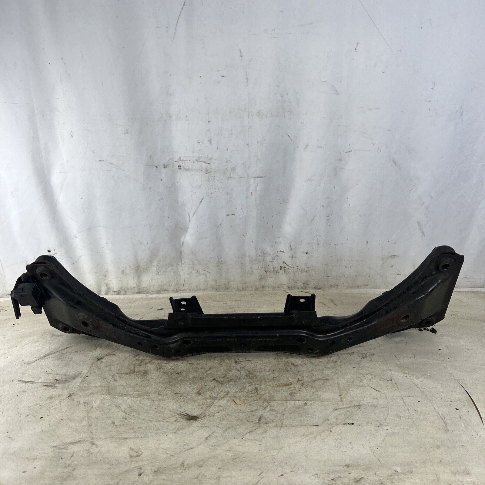 2001-2005 BMW 325i 330i E46 SEDAN FRONT ENGINE CRADLE SUBFRAME CROSSMEMBER OEM