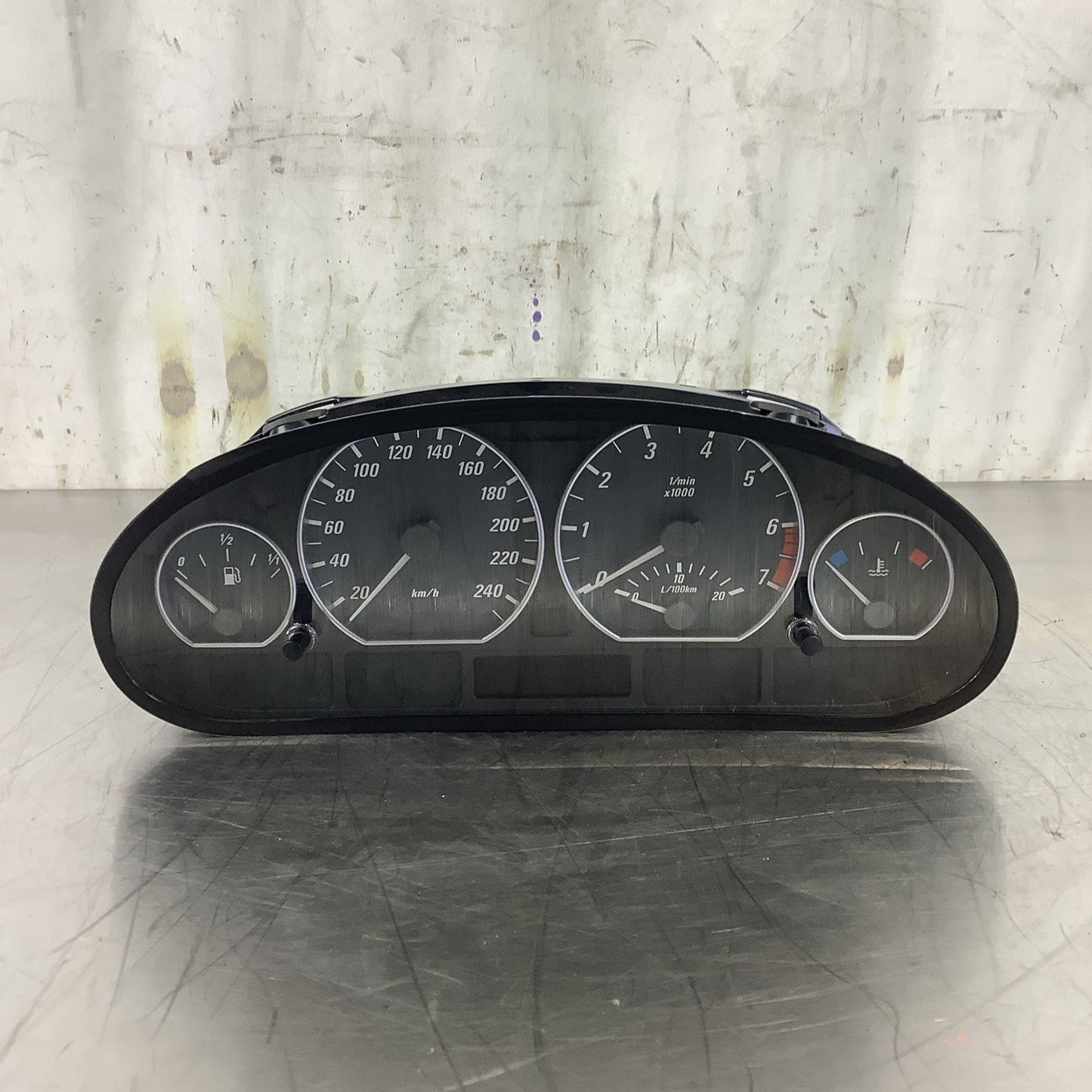 02-06 BMW E46 330Ci Coupe Instrument Gauge Cluster Manual OEM 118 K KPH