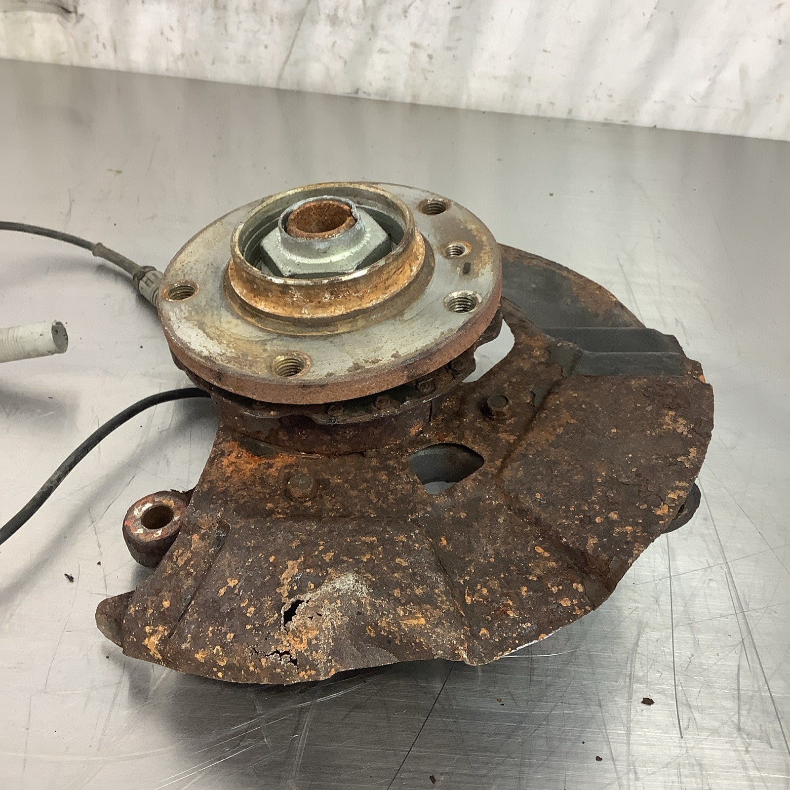 BMW E36 318 323 325 328 FRONT PASSENGER & DRIVER WHEEL HUB KNUCKLE SPINDLE #073