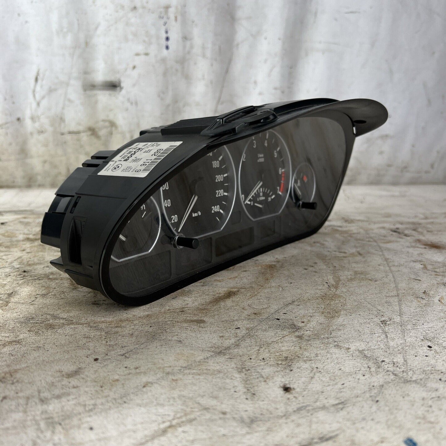 2001-2006 BMW E46 330i Sedan Instrument Cluster for Auto Trans OEM KPH 231 k KM