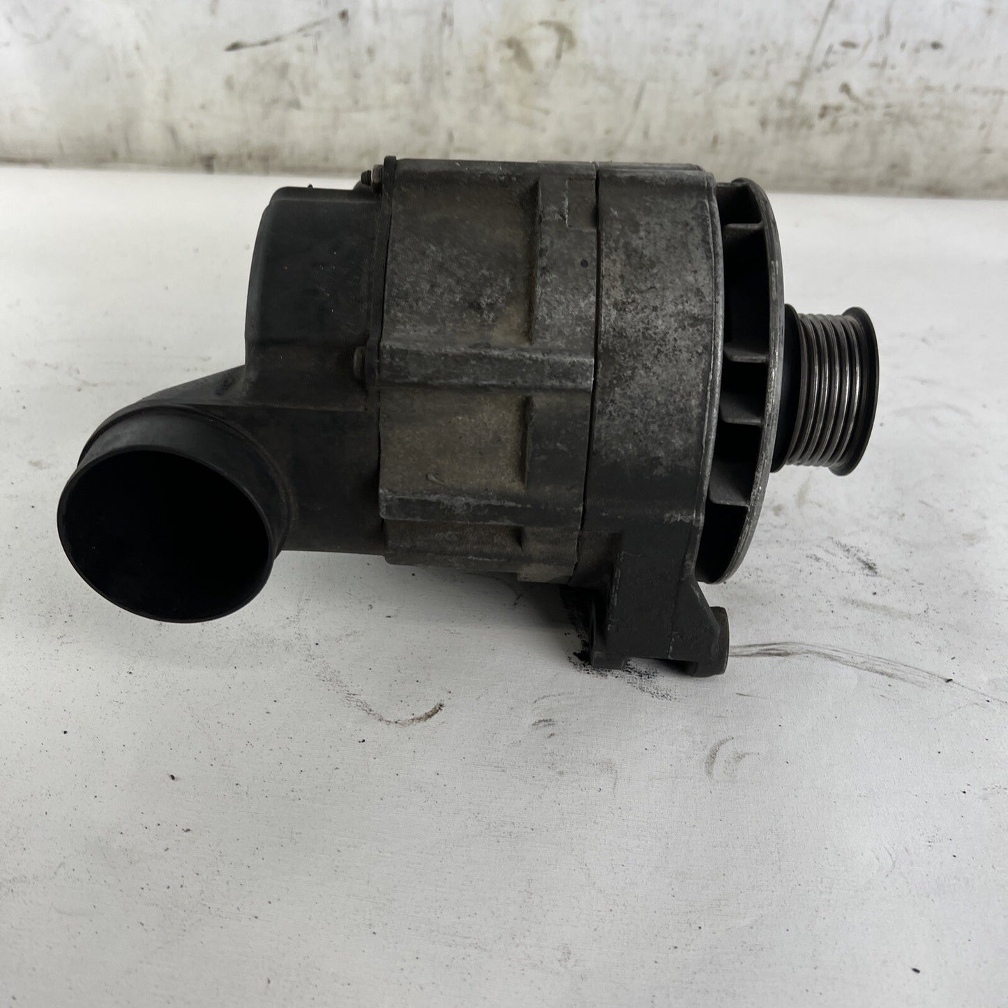 Alternator For BMW 325i 1991-1992 2.5L engine OEM Bosch
