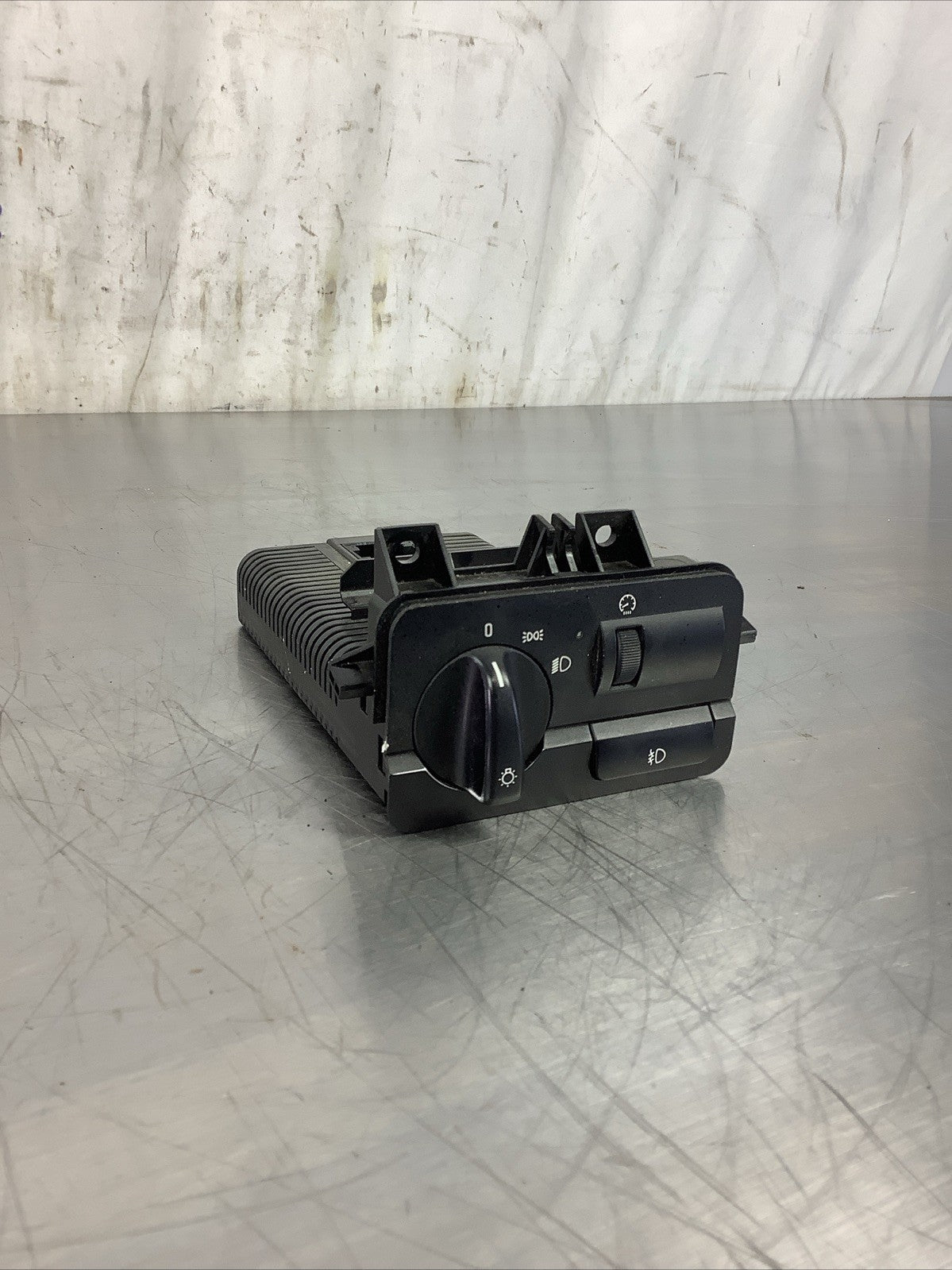 BMW E46 330I 325I AUTOMATIC HEADLIGHT SWITCH MODULE LIGHT LCM LEAR OEM 6923495