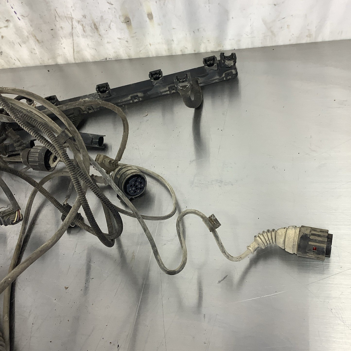 BMW E39 528i OEM Automatic Wiring Harness Injector Rail Plugs 12511436191
