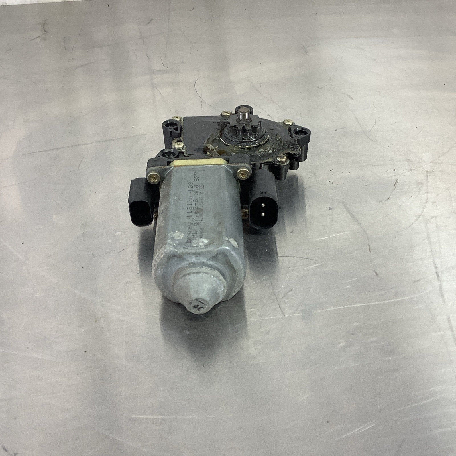 BMW FRONT WINDOW REGULATOR MOTOR 67628360977 8360977 OEM