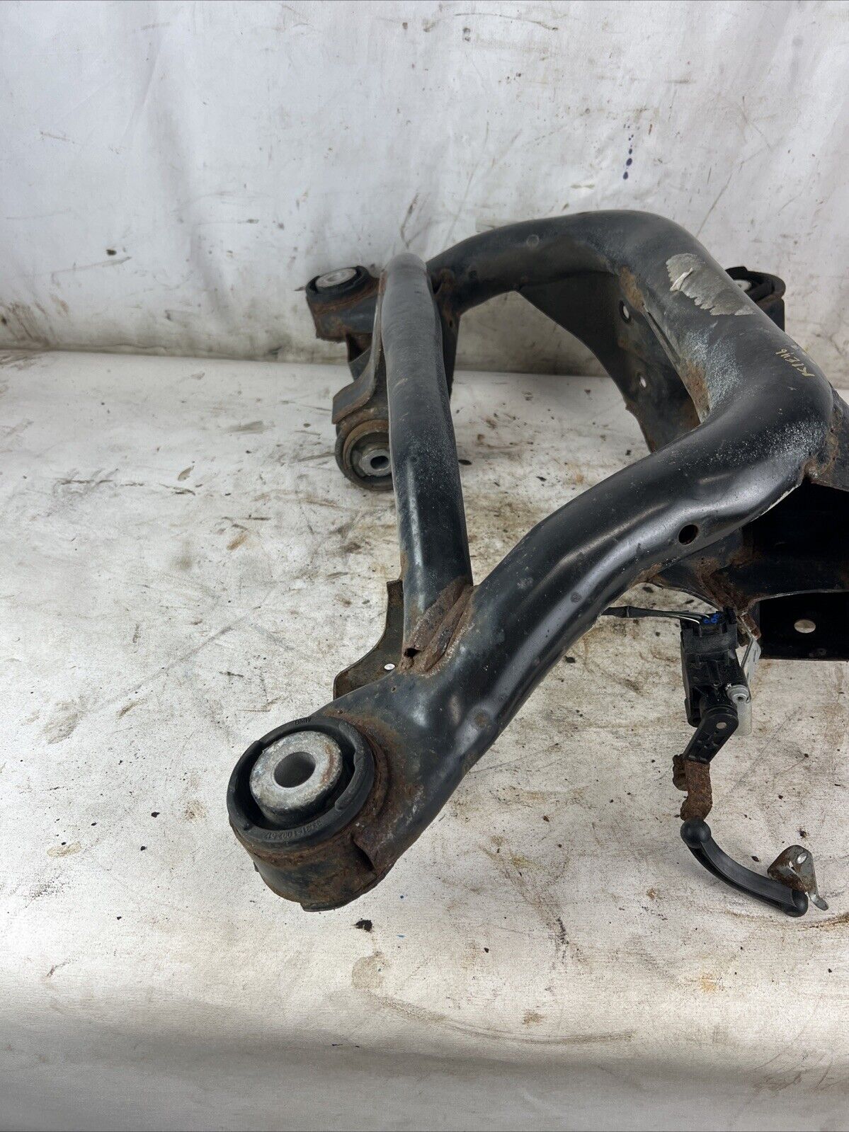 ☑️01-06 BMW E46 325Ci 325i Rear Suspension Axle Differential Subframe Cradle OEM