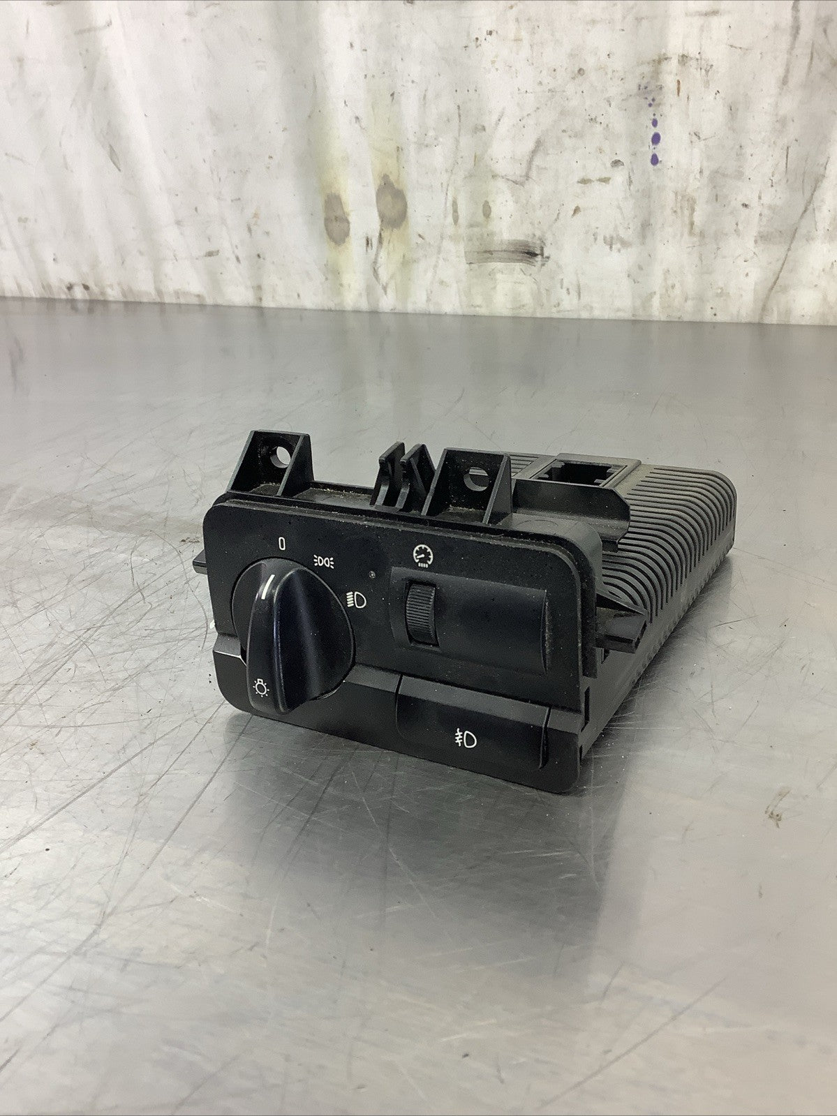 BMW E46 330I 325I AUTOMATIC HEADLIGHT SWITCH MODULE LIGHT LCM LEAR OEM 6923495
