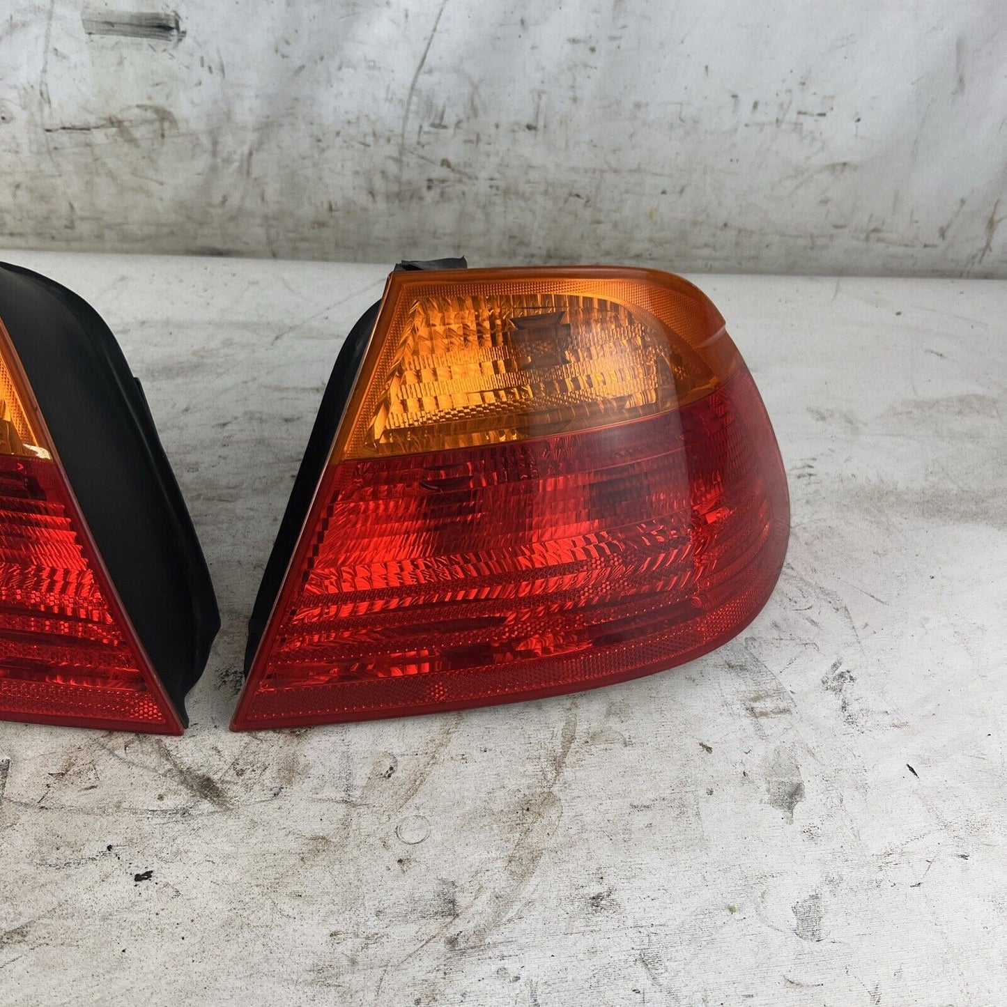 2001-2003 BMW 325CI E46 CONVERTIBLE REAR LEFT & RIGHT TAIL LIGHT LAMP SET OEM