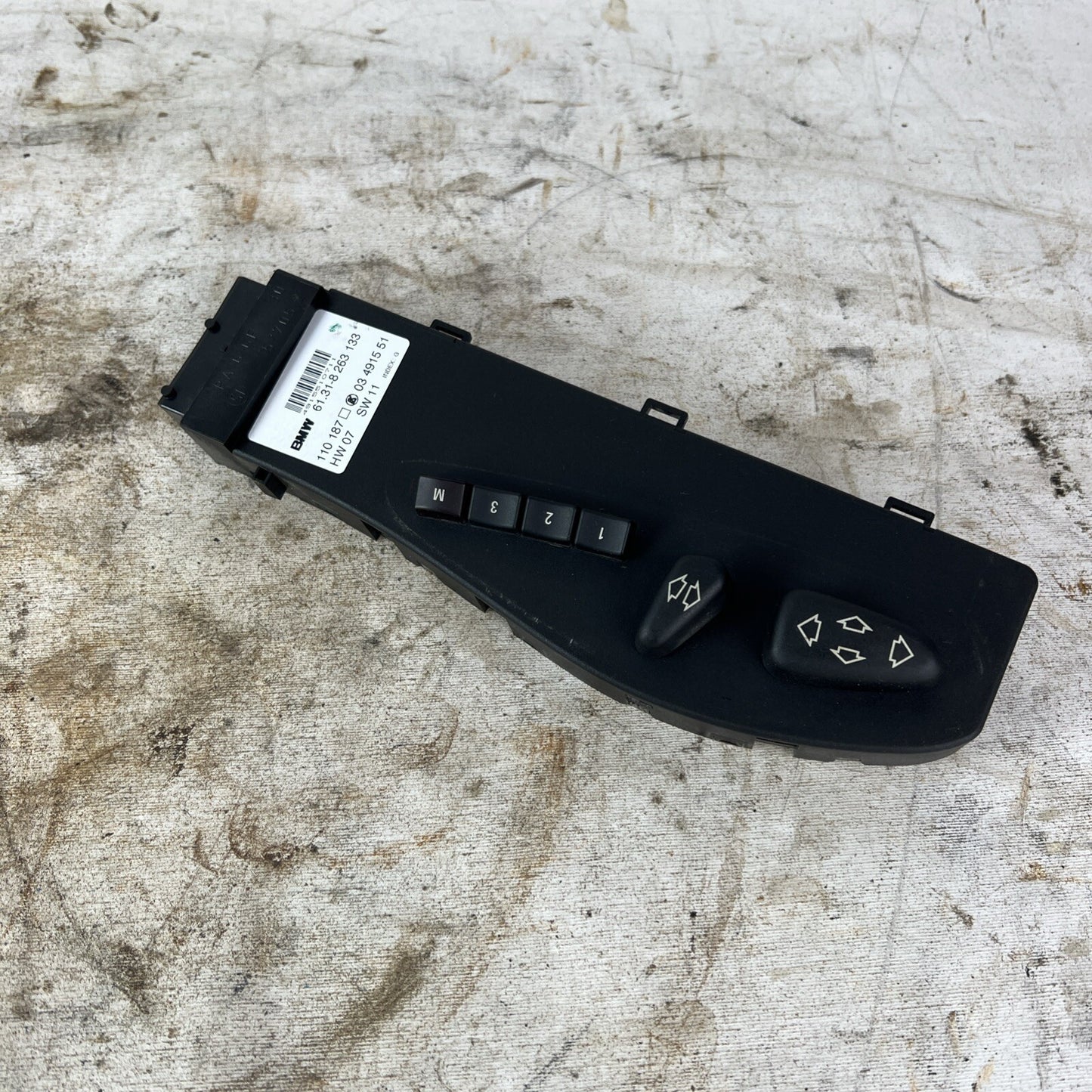 99-06 BMW 332I Front Left Hand Power Seat Adjust Switch OEM 61318263133