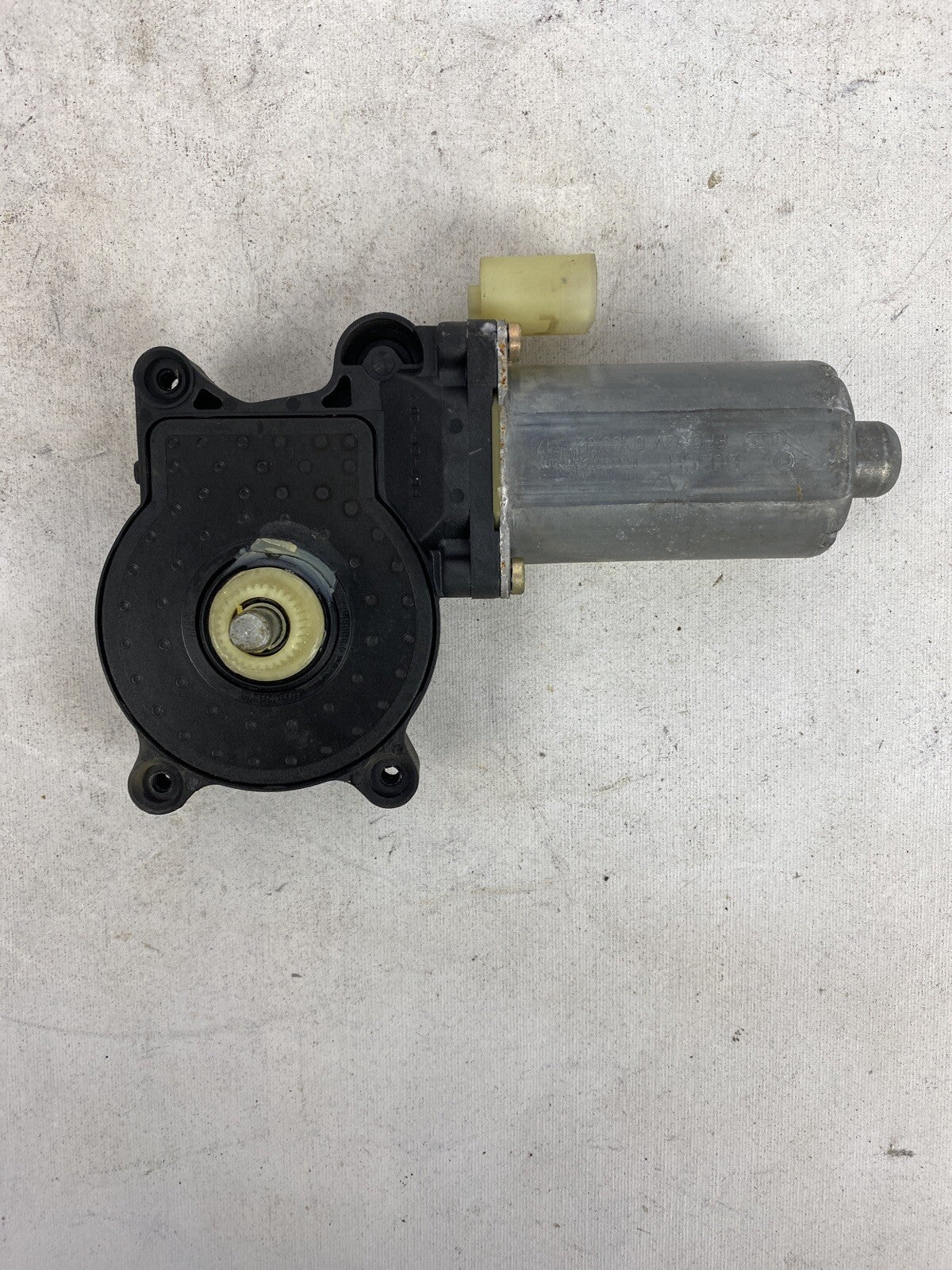 BMW FRONT LEFT WINDOW REGULATOR MOTOR DRIVE GEAR BROSE OEM E46 3 SERIES