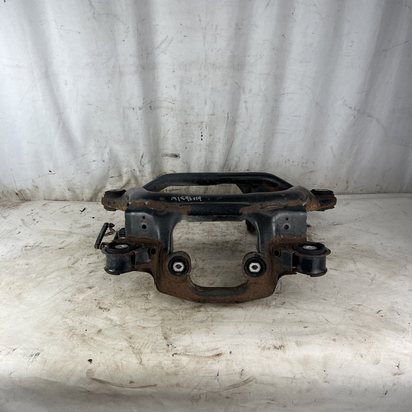 REAR AXLE DIFFERENTIAL DIFF CARRIER SUBFRAME BMW E46 325XI 330XI AWD 4WD CROSS